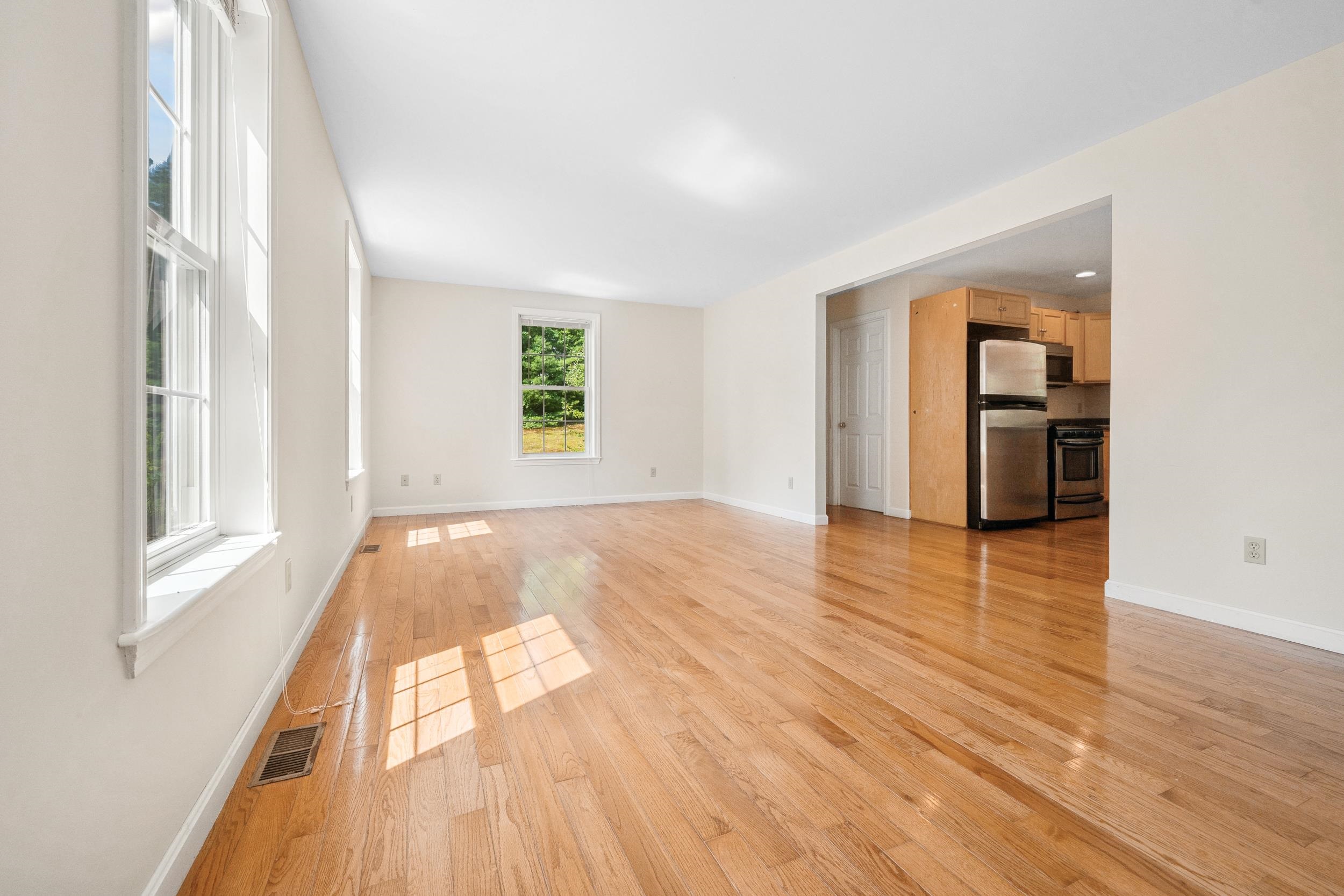 Conway, New Hampshire, 03813, United States, 3 Bedrooms Bedrooms, ,2 BathroomsBathrooms,Residential,For Sale,1906955