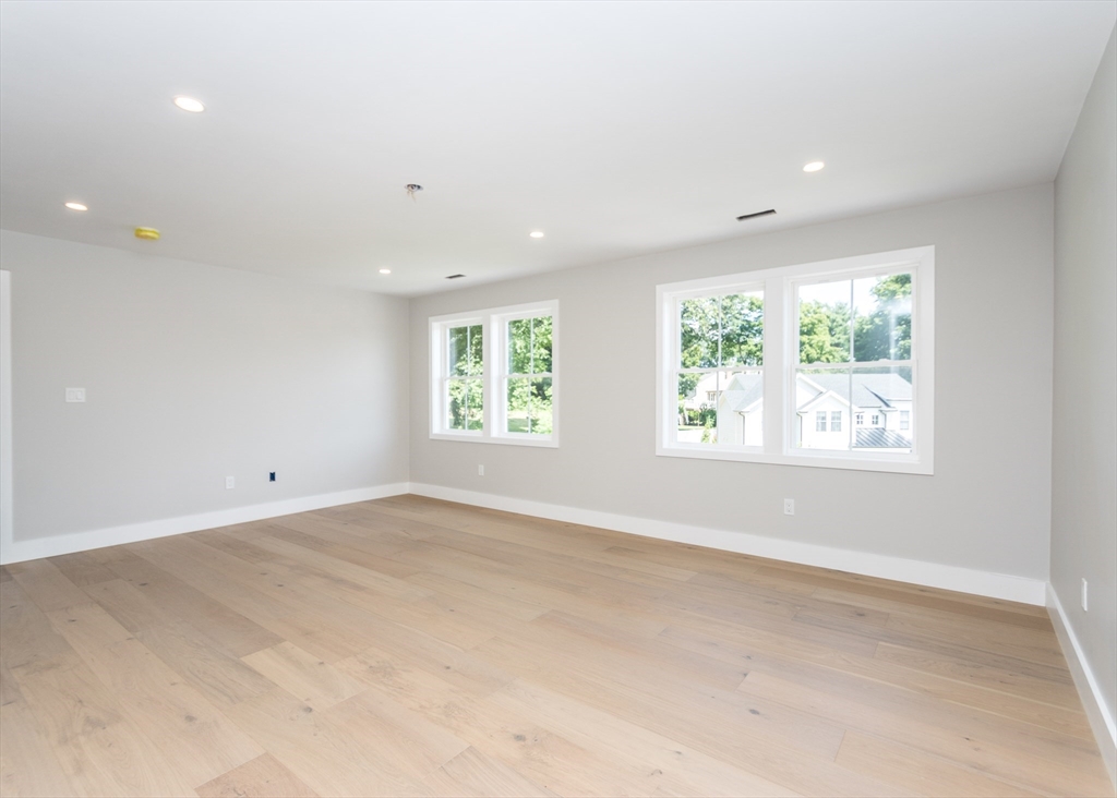 Waltham, Massachusetts, 02453, United States, 4 Bedrooms Bedrooms, ,5 BathroomsBathrooms,Residential,For Sale,1858244