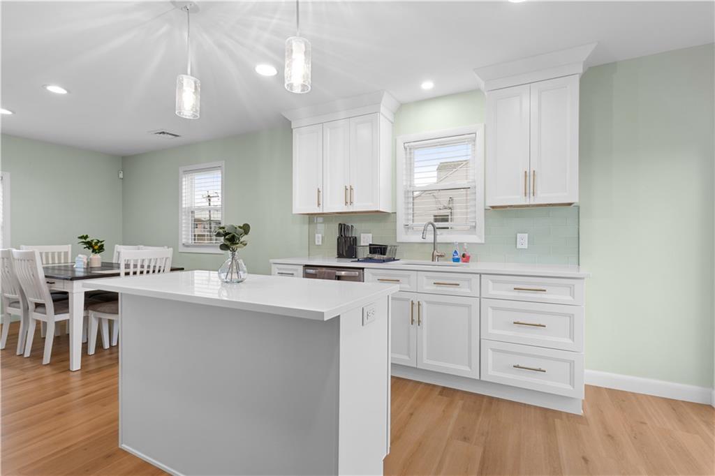 Westerly, Rhode Island, 02891, United States, 3 Bedrooms Bedrooms, ,3 BathroomsBathrooms,Residential,For Sale,2048219