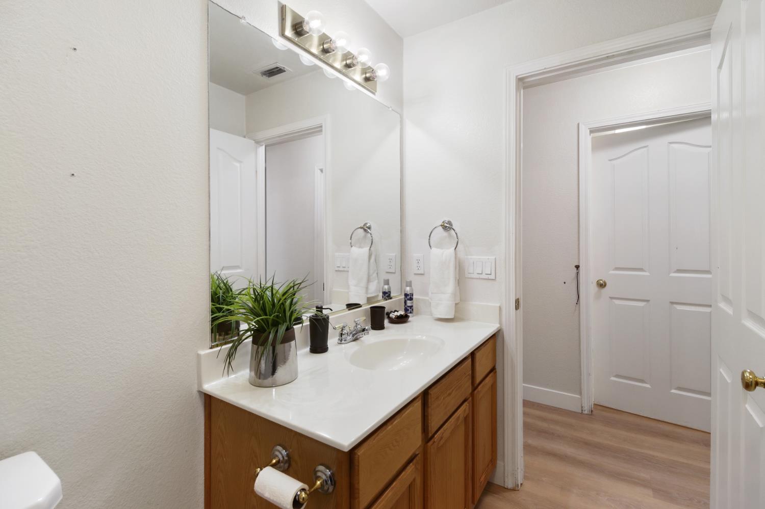 Folsom, California, 95630, United States, 4 Bedrooms Bedrooms, ,3 BathroomsBathrooms,Residential,For Sale,1926196