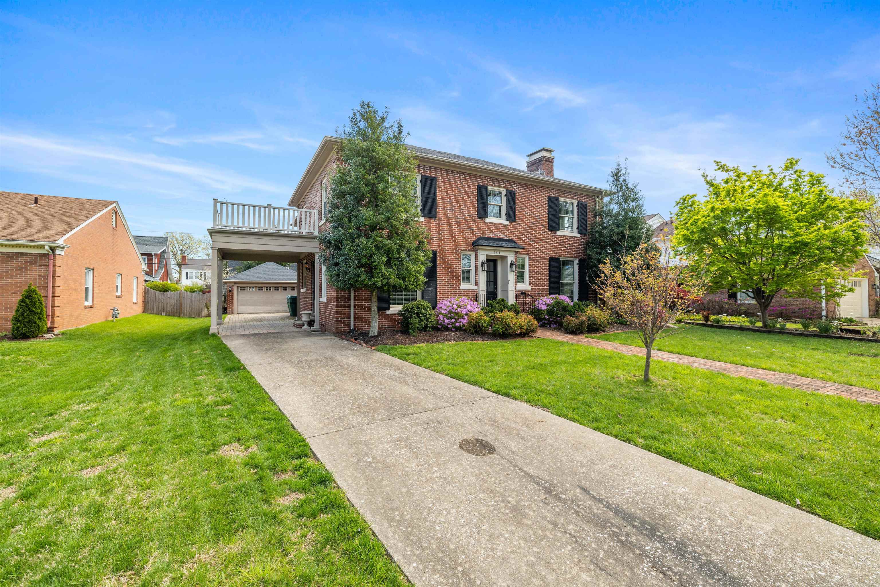 Owensboro, Kentucky, 42301, United States, 4 Bedrooms Bedrooms, ,4 BathroomsBathrooms,Residential,For Sale,1924397