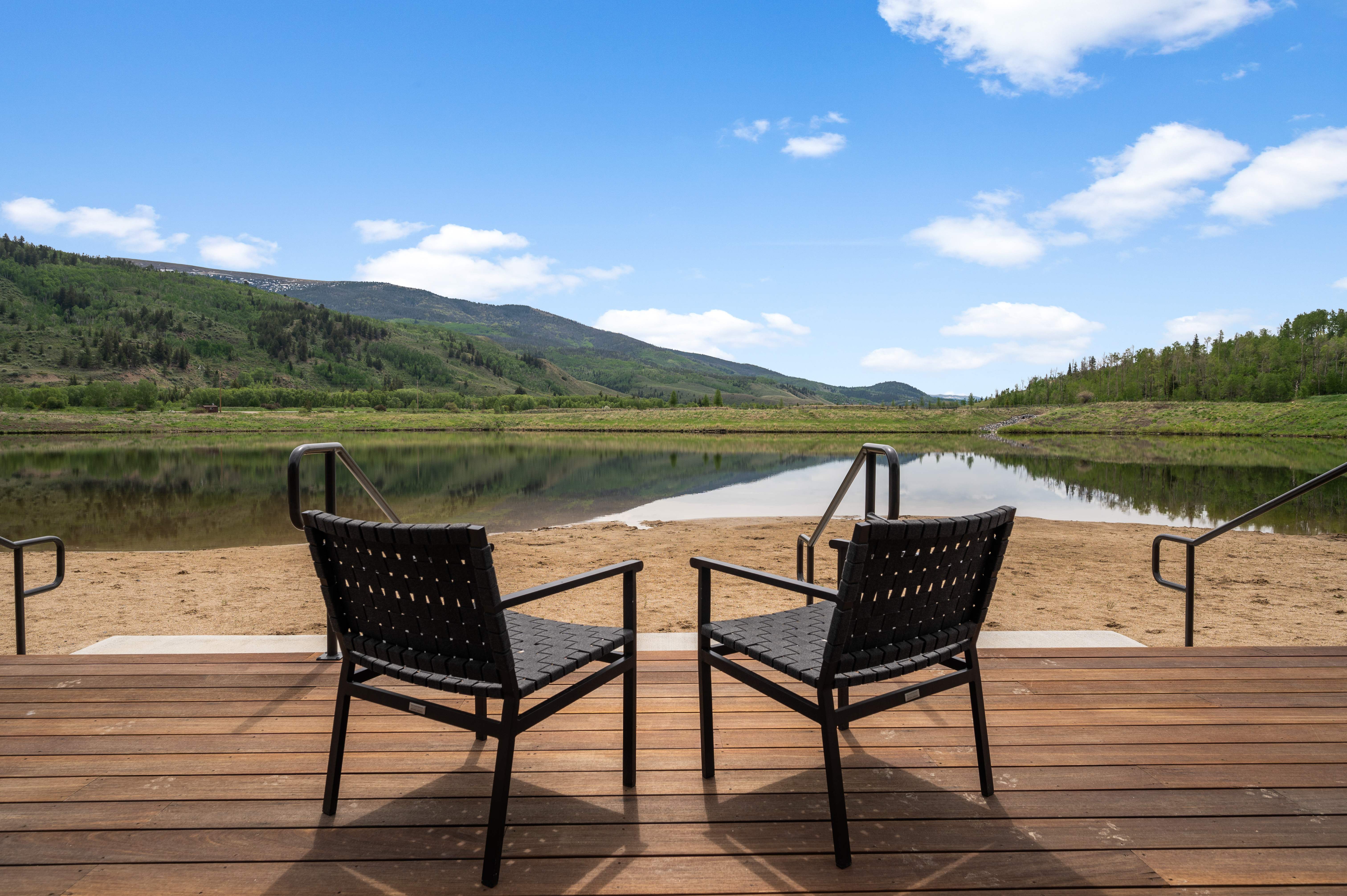  Beautifully Furnished Duplex in Highly Sought After Summit Sky Ranch Community - 物件實景
