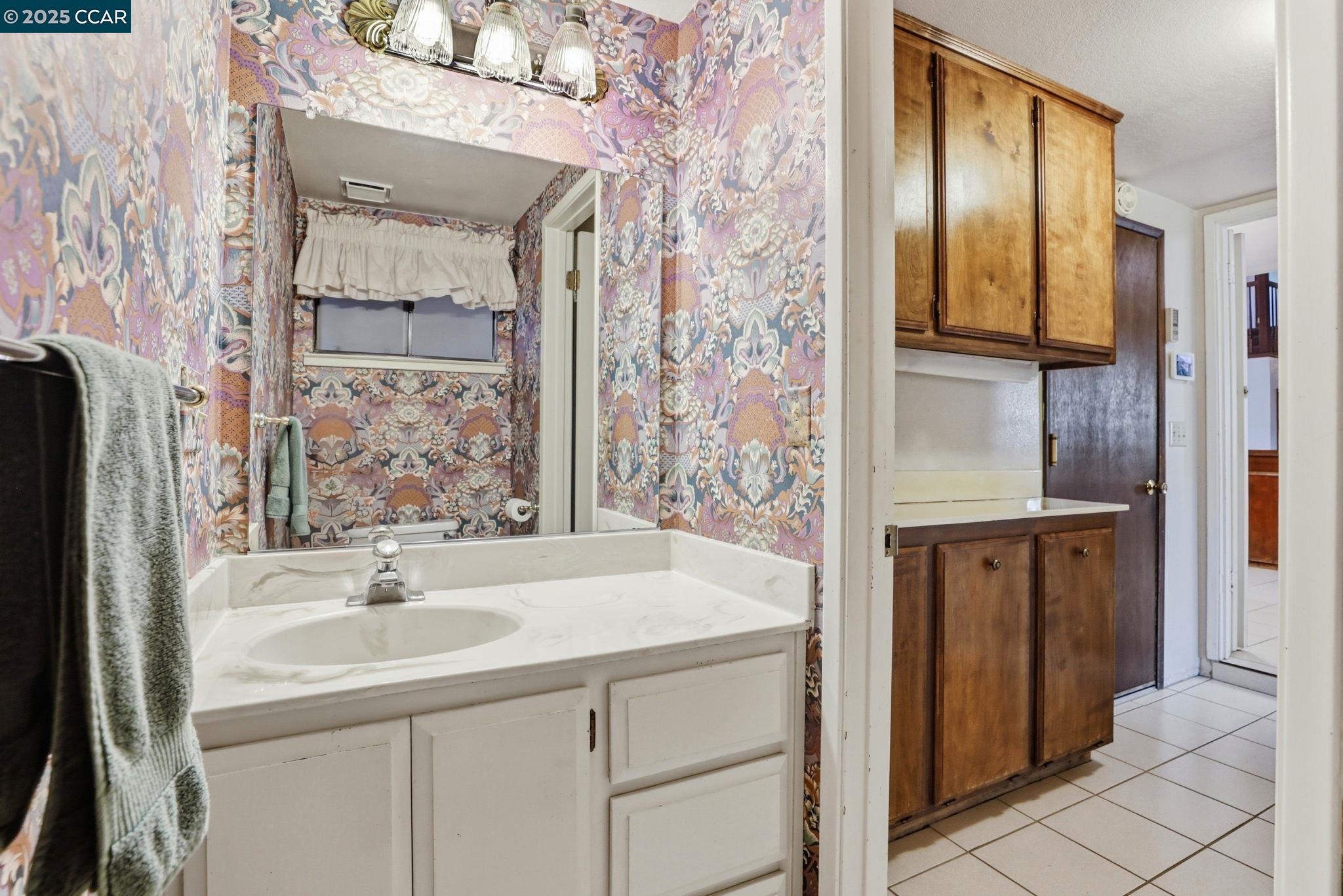 El Dorado Hills, California, 95762, United States, 4 Bedrooms Bedrooms, ,3 BathroomsBathrooms,Residential,For Sale,1988209