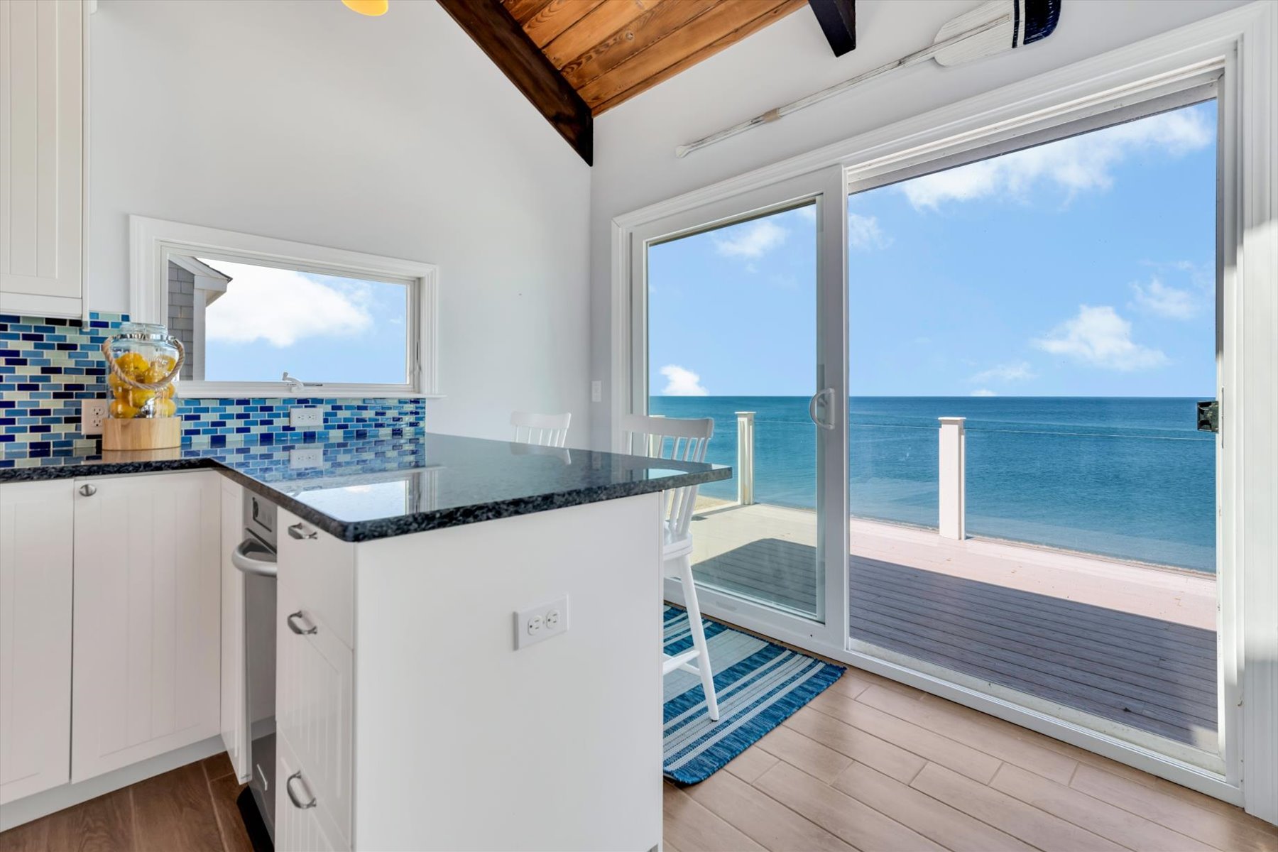  An Exceptional Waterfront Property - 物件實景