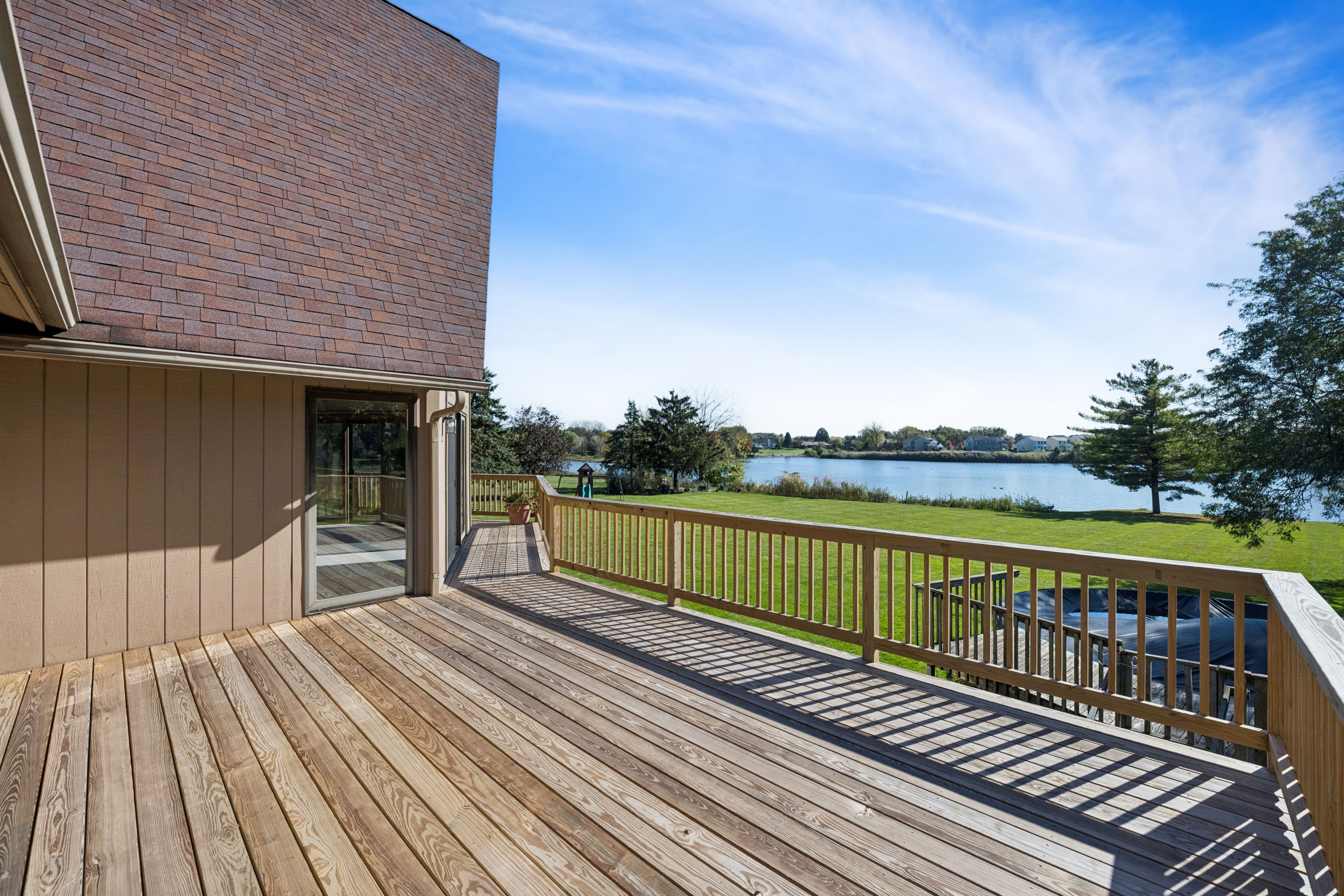  Magnificent Custom Built Home on a Quiet Lake - 物件實景