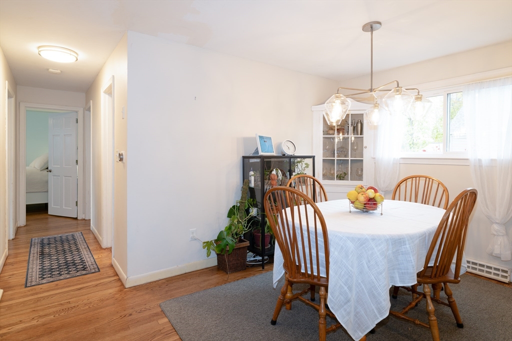 Chelmsford, Massachusetts, 01863, United States, 3 Bedrooms Bedrooms, ,2 BathroomsBathrooms,Residential,For Sale,1988056