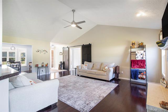 Oceola Twp, Michigan, 48843, United States, 3 Bedrooms Bedrooms, ,4 BathroomsBathrooms,Residential,For Sale,1980235