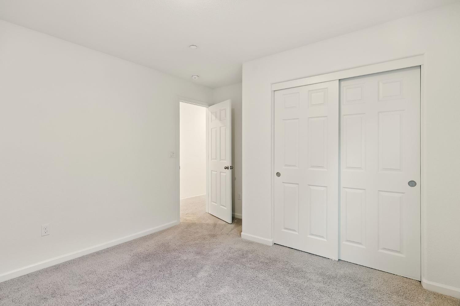 Elk Grove, California, 95758, United States, 4 Bedrooms Bedrooms, ,3 BathroomsBathrooms,Residential,For Sale,1847493
