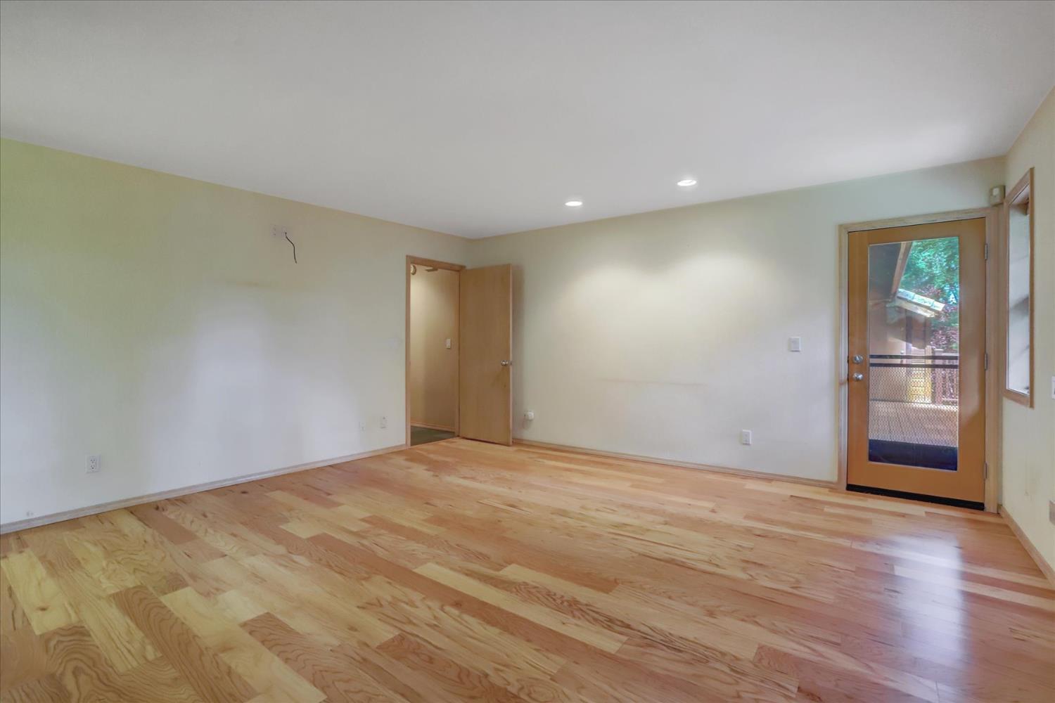 Nevada City, California, 95959, United States, 3 Bedrooms Bedrooms, ,4 BathroomsBathrooms,Residential,For Sale,1977718