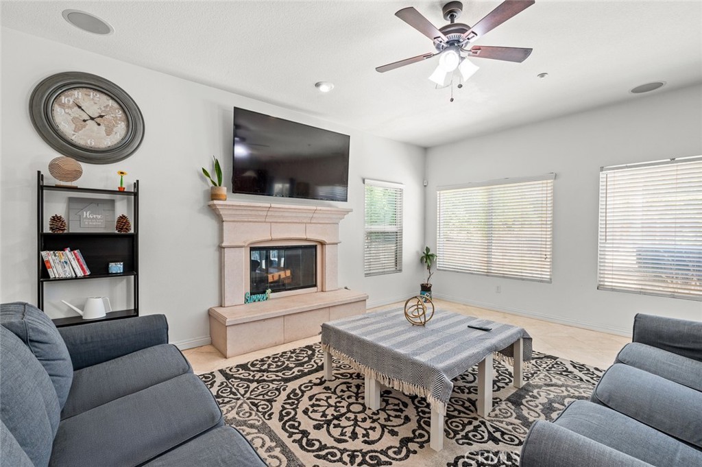 Riverside, California, 92501, United States, 5 Bedrooms Bedrooms, ,3 BathroomsBathrooms,Residential,For Sale,2003384