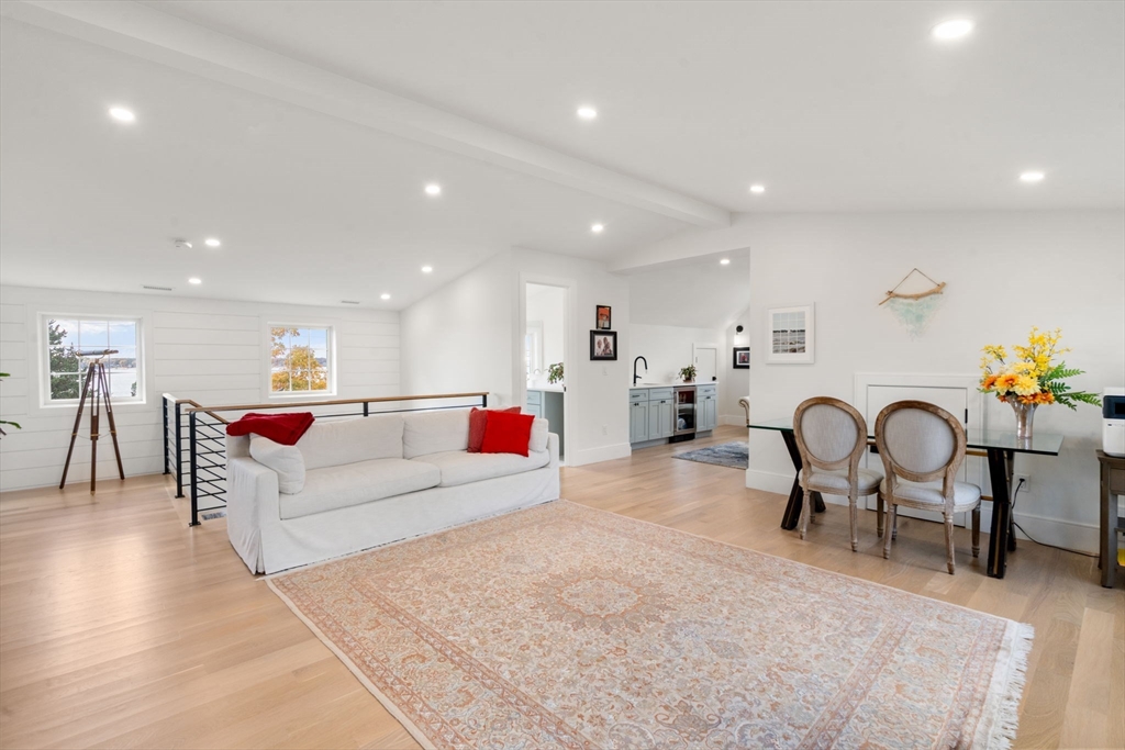 Marion, Massachusetts, 02738, United States, 3 Bedrooms Bedrooms, ,5 BathroomsBathrooms,Residential,For Sale,1987501