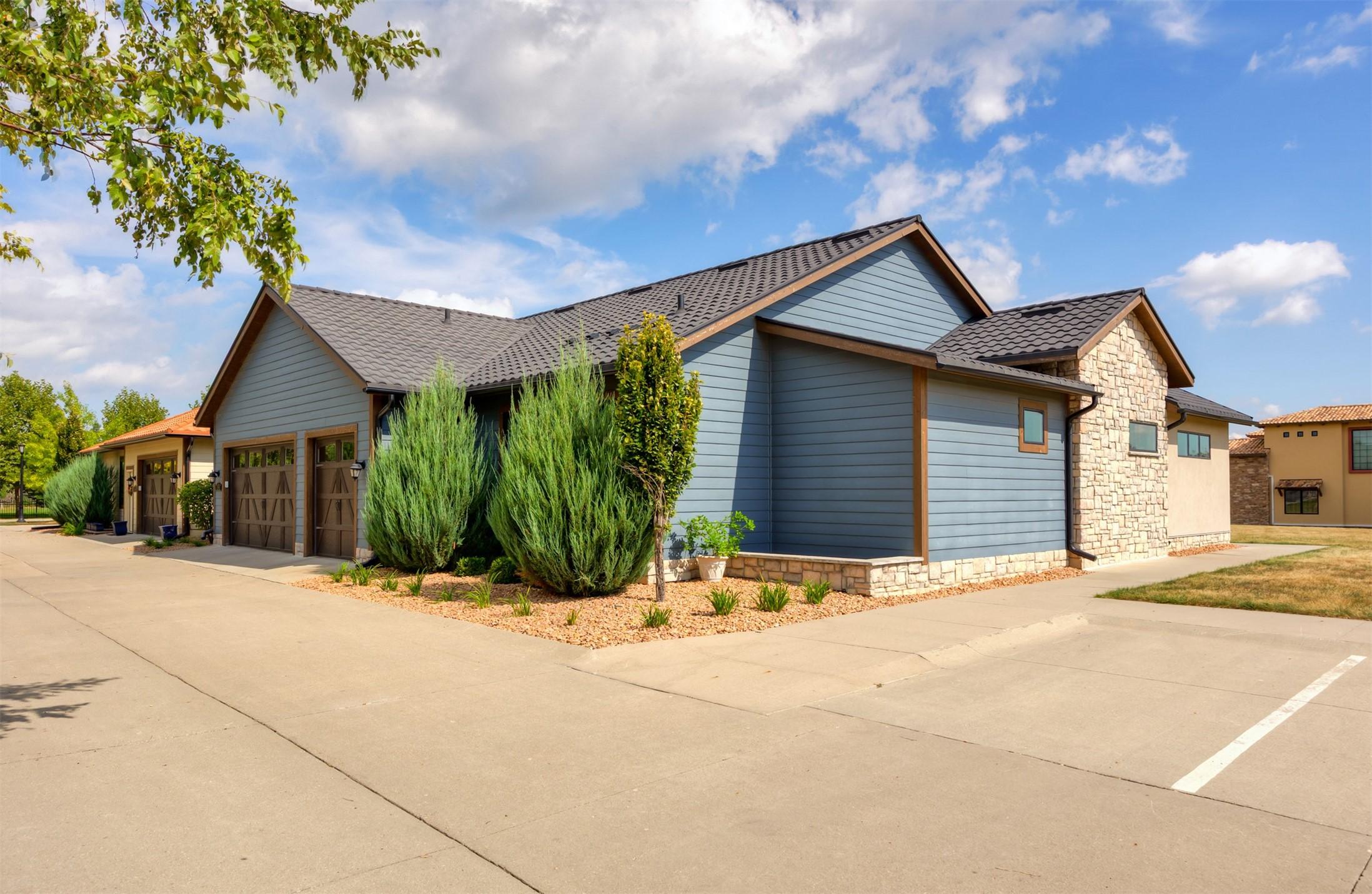 Johnston, Iowa, 50131, United States, 4 Bedrooms Bedrooms, ,4 BathroomsBathrooms,Residential,For Sale,1974668