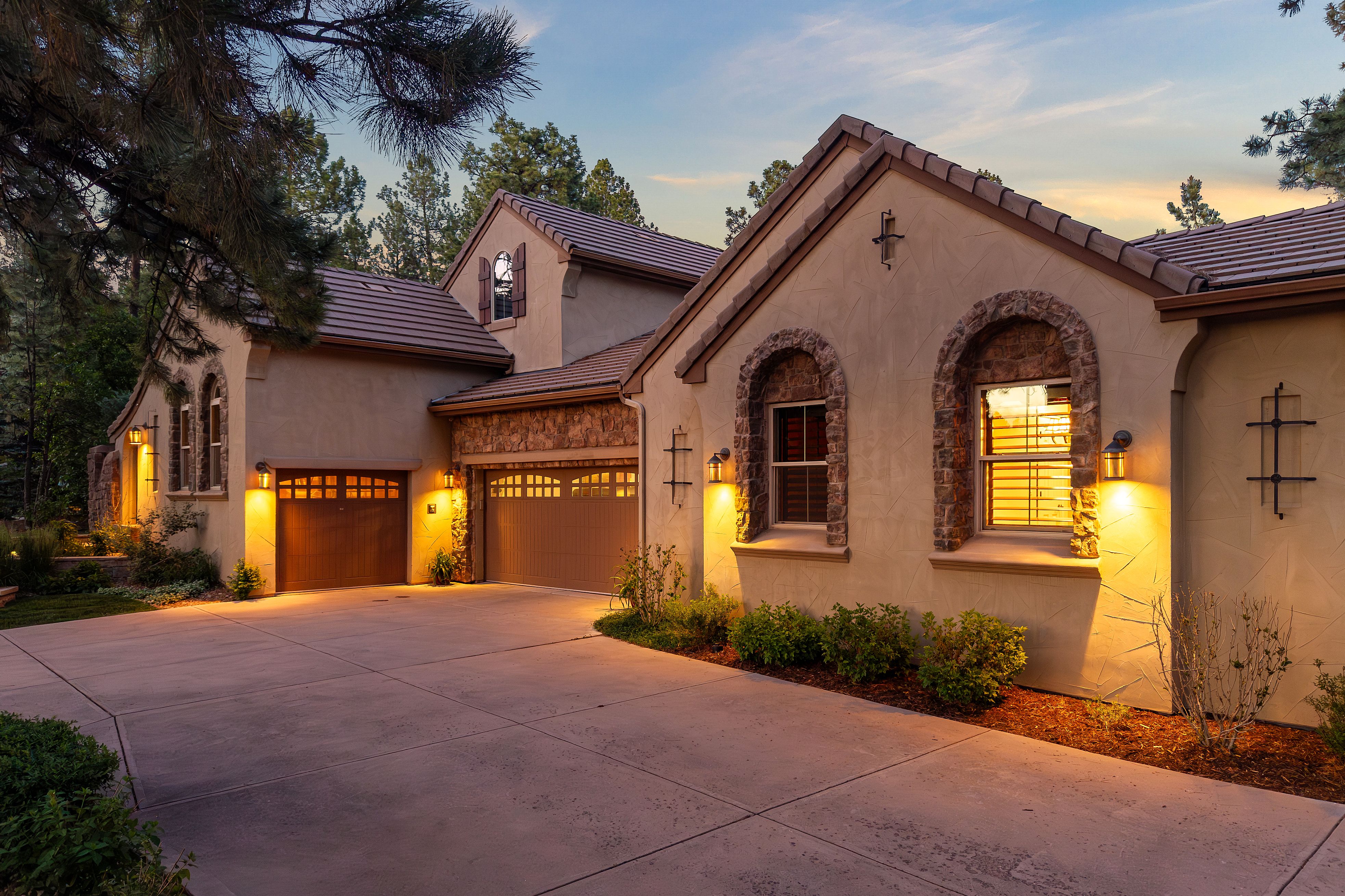  Set On Nearly One Acre In The Village At Castle Pines - 物件實景
