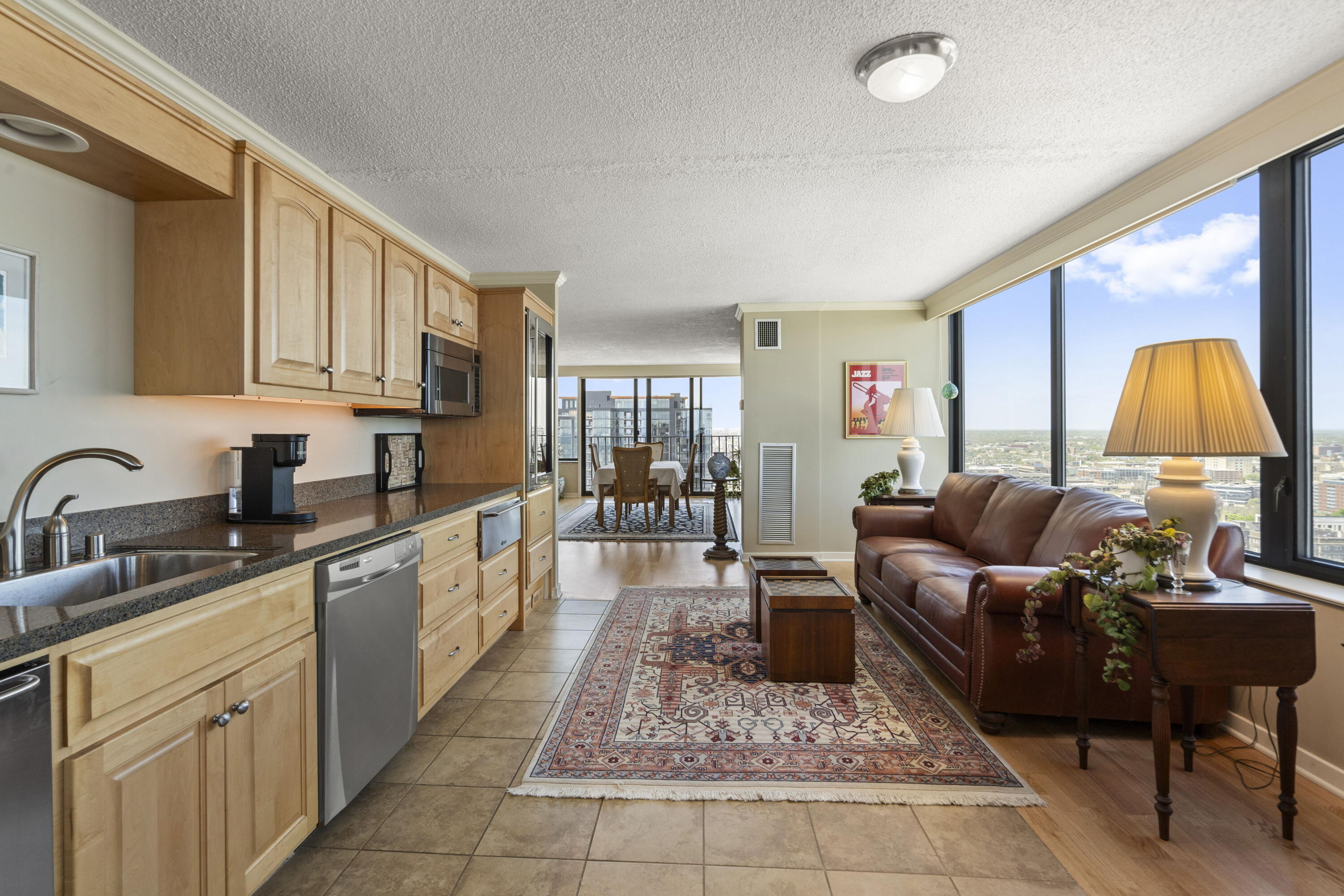 Milwaukee, Wisconsin, 53202, United States, 5 Bedrooms Bedrooms, ,5 BathroomsBathrooms,Residential,For Sale,1827277
