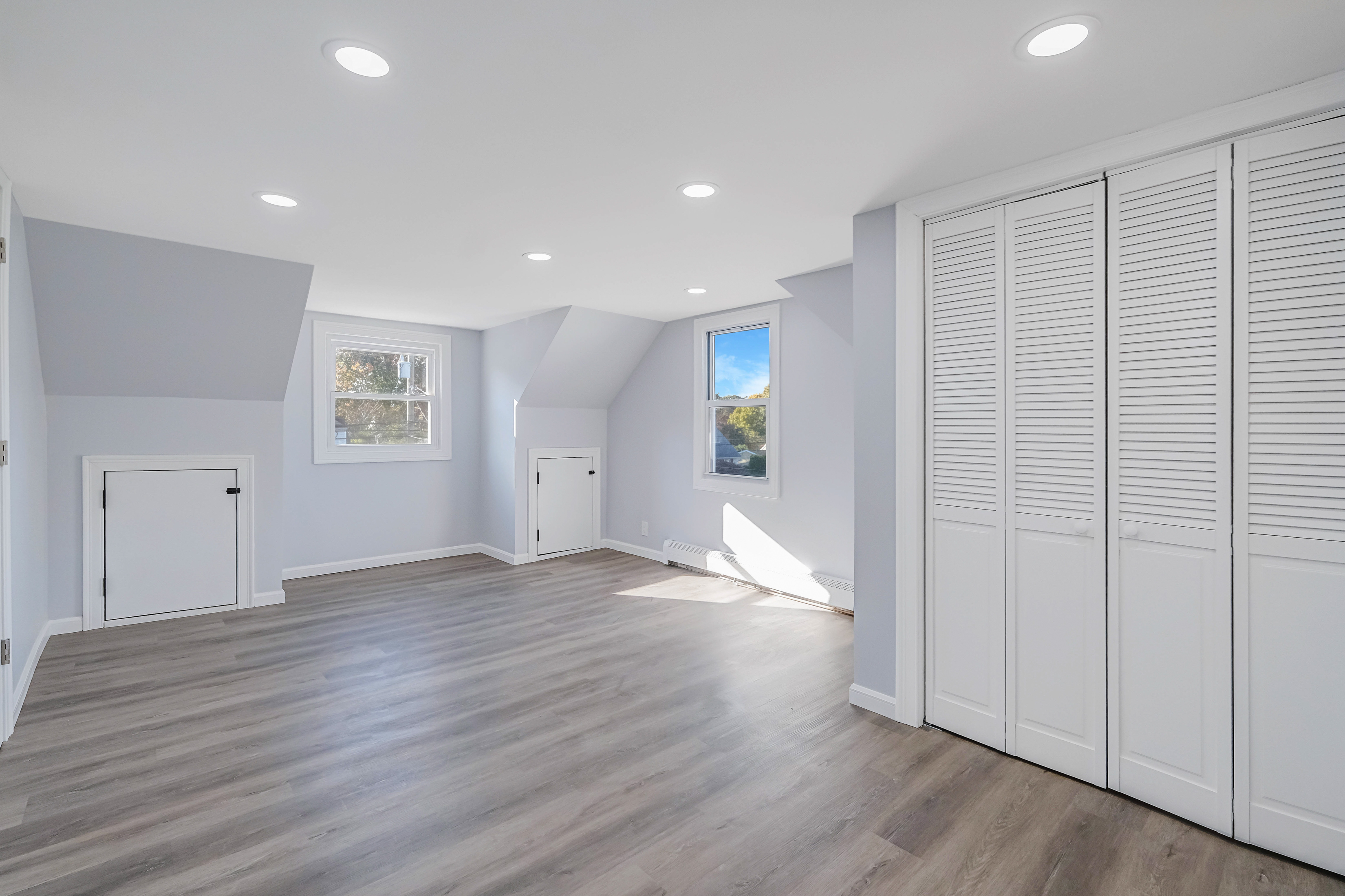 Copiague, New York, 11726, United States, 5 Bedrooms Bedrooms, ,2 BathroomsBathrooms,Residential,For Sale,1923423