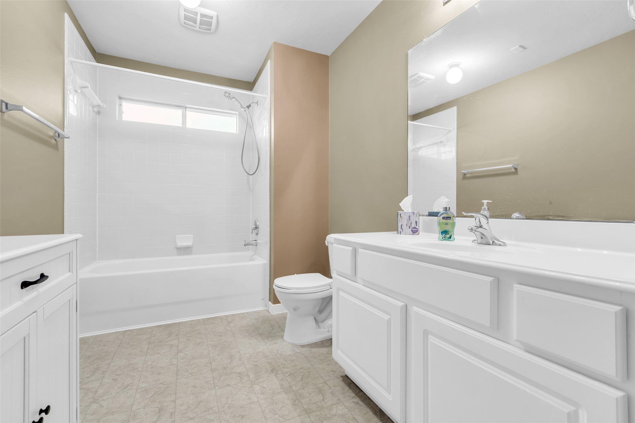 Deer Park, Texas, 77536, United States, 5 Bedrooms Bedrooms, ,4 BathroomsBathrooms,Residential,For Sale,1917288