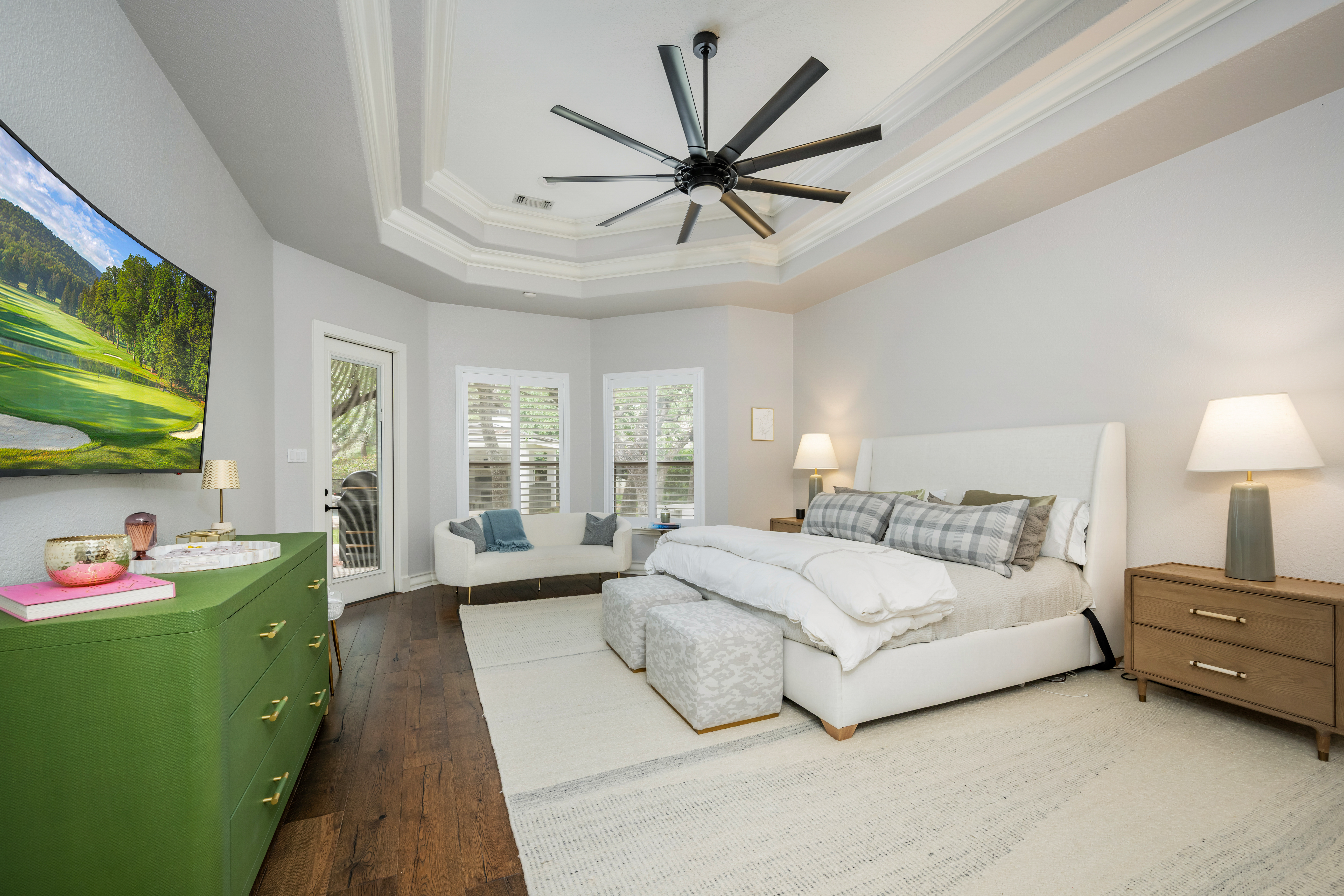  Elegant Retreat with Resort-Style Backyard - 物件實景