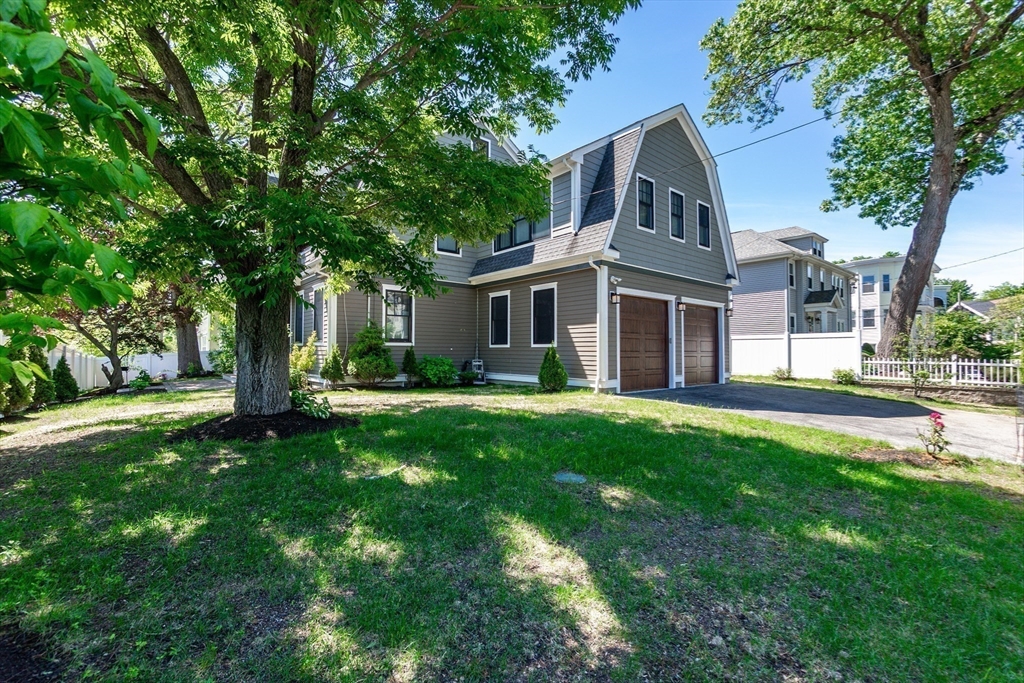 Newton, Massachusetts, 02460, United States, 4 Bedrooms Bedrooms, ,5 BathroomsBathrooms,Residential,For Sale,1830588