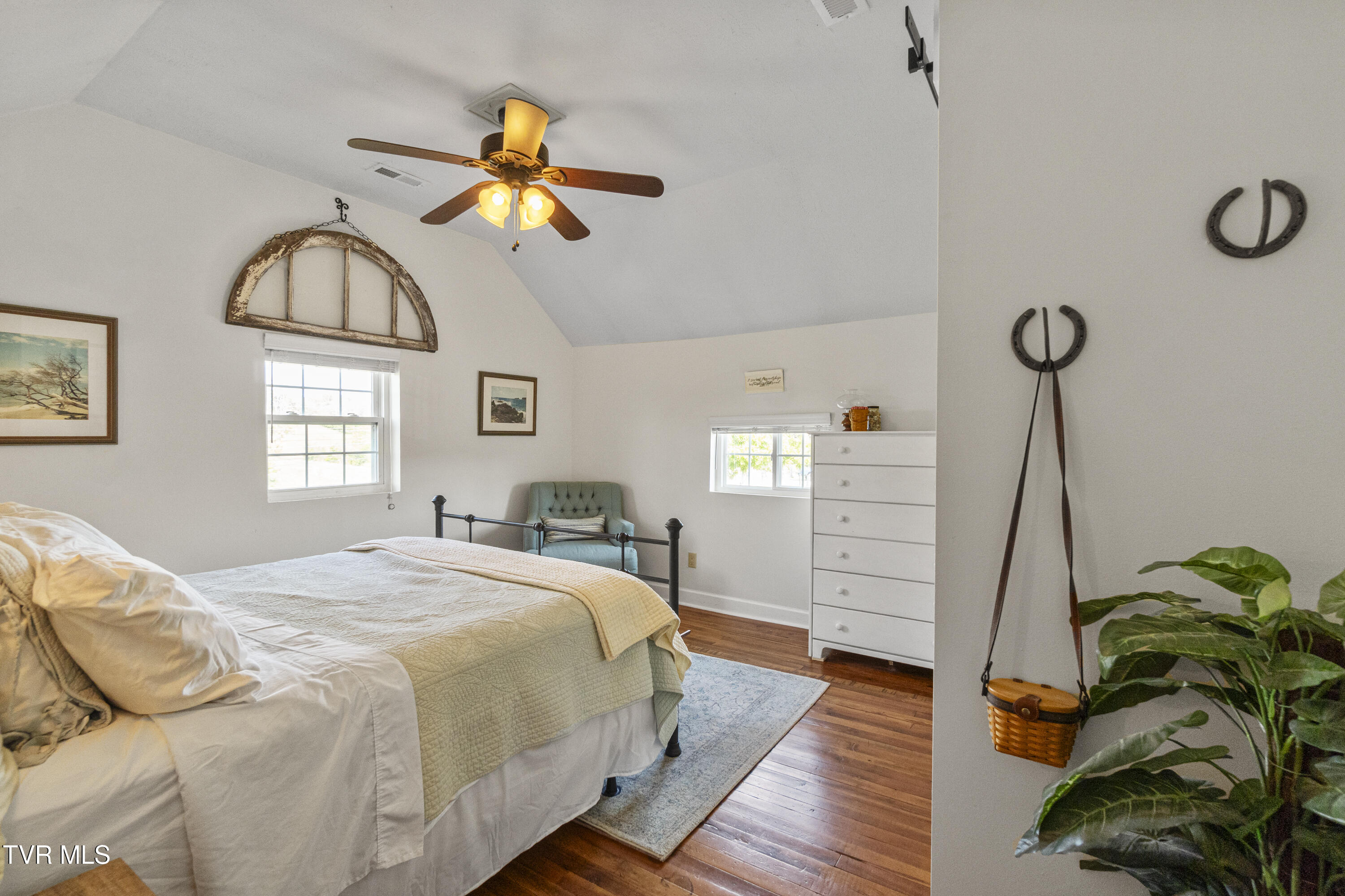 Greeneville, Tennessee, 37745, United States, 3 Bedrooms Bedrooms, ,3 BathroomsBathrooms,Residential,For Sale,2039547