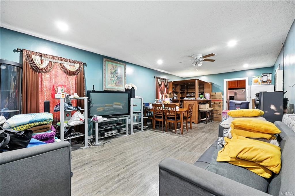 Los Angeles, California, 90002, United States, 4 Bedrooms Bedrooms, ,2 BathroomsBathrooms,Residential,For Sale,1909534