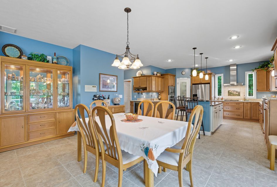 Big Rapids, Michigan, 49307, United States, 3 Bedrooms Bedrooms, ,4 BathroomsBathrooms,Residential,For Sale,1976014