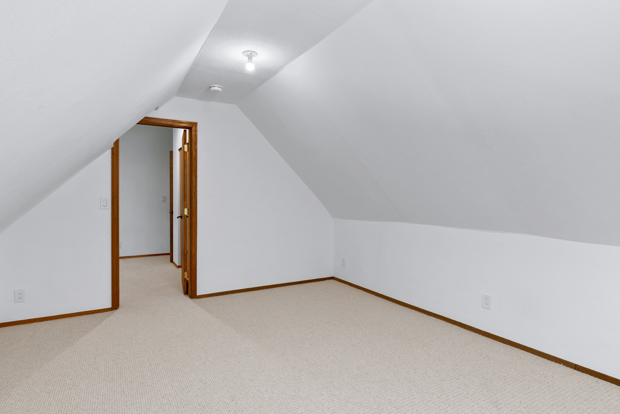  10095 NE Knight Rd, Bainbridge Island, WA 98110 - 物件實景