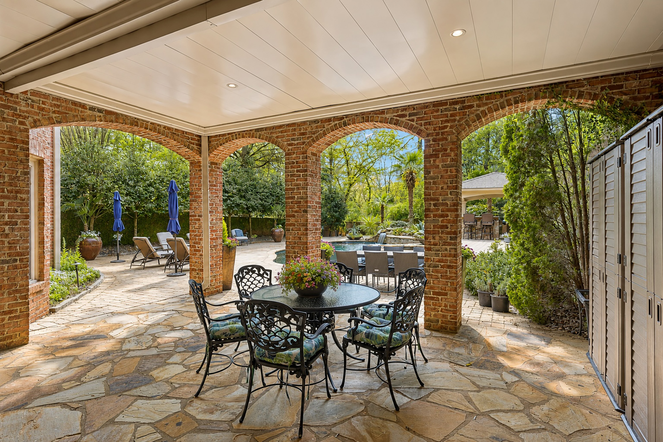  Exquisite Gated Brick and Stone Estate in Sought-after Chastain Park Area - 物件實景