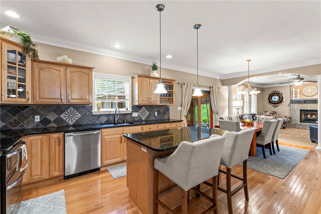 Venetia, Pennsylvania, 15367, United States, 4 Bedrooms Bedrooms, ,4 BathroomsBathrooms,Residential,For Sale,1987098