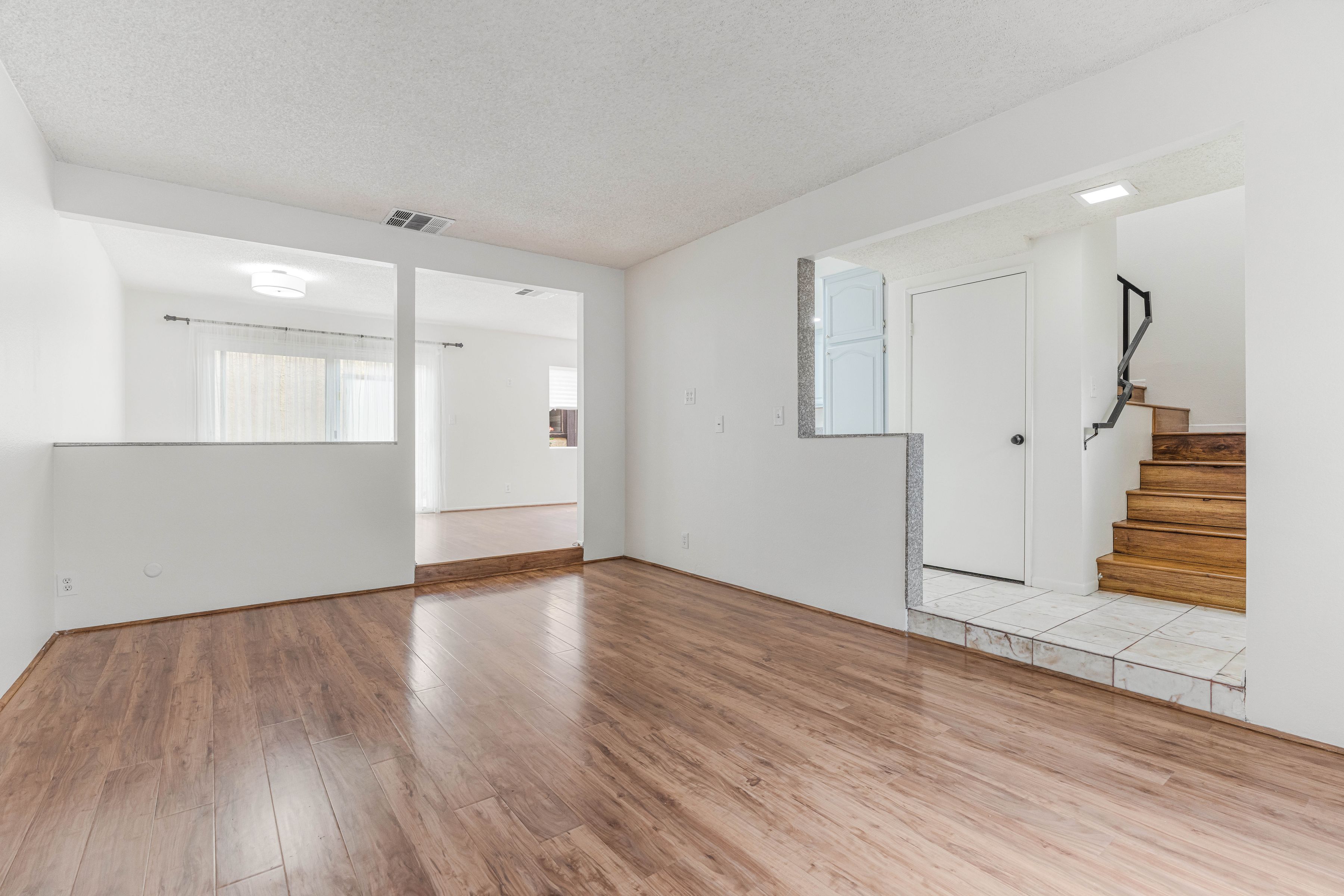  6746 Encino Avenue #2 - 物件實景