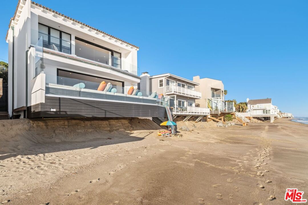 Malibu, California, 90265, United States, 3 Bedrooms Bedrooms, ,3 BathroomsBathrooms,Residential,For Sale,1918714