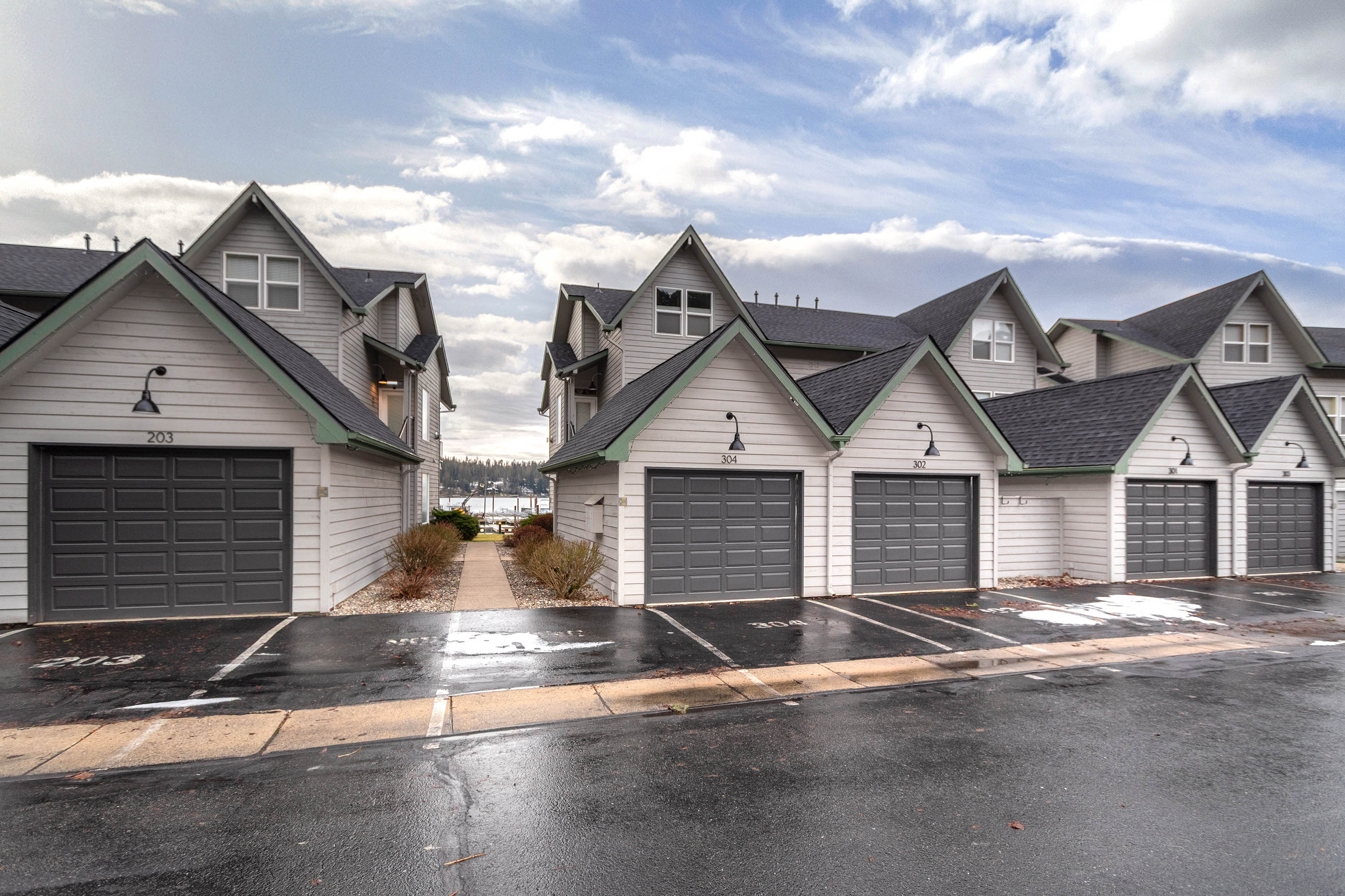 Hope, Idaho, 83836, United States, 2 Bedrooms Bedrooms, ,1 BathroomBathrooms,Residential,For Sale,2010313