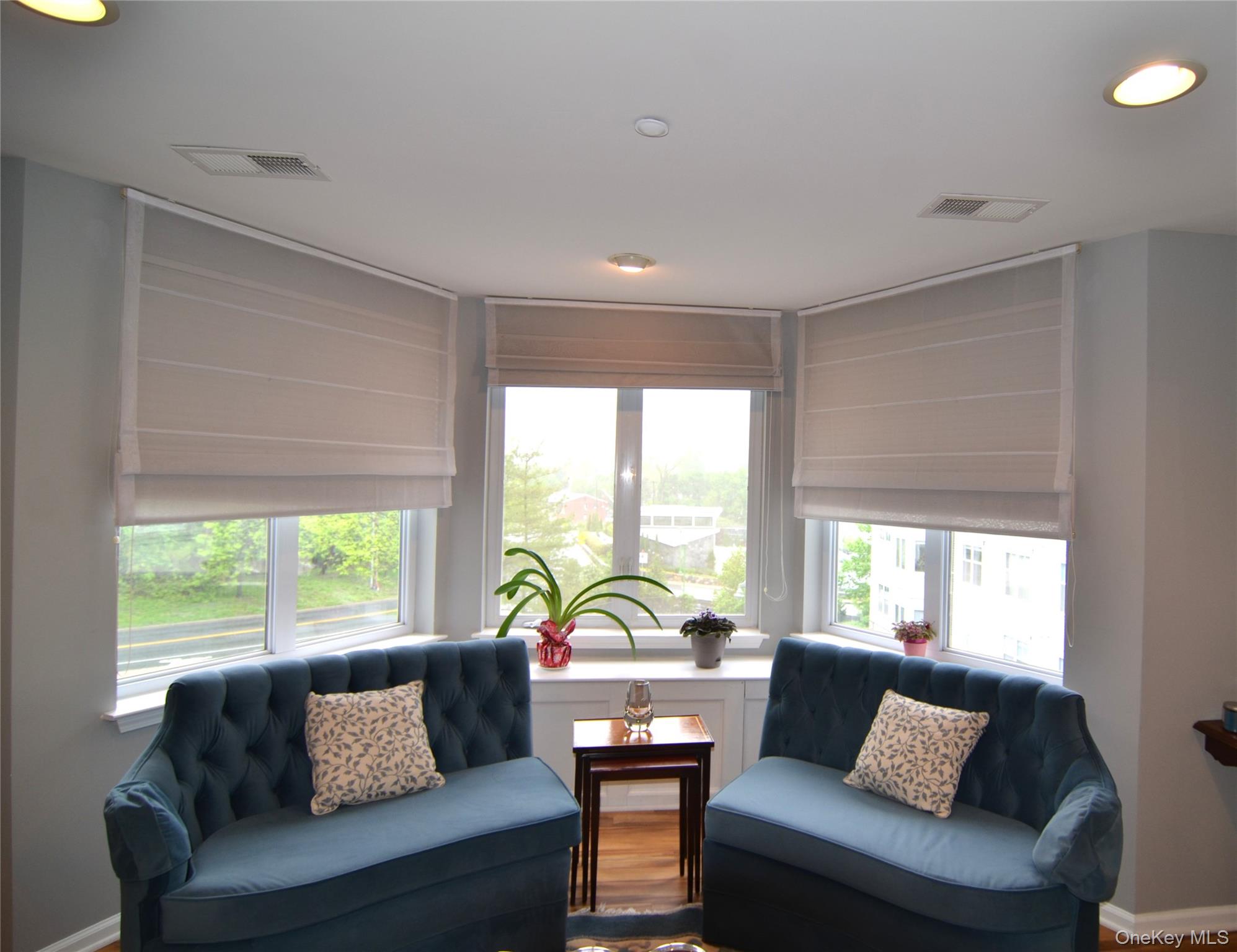 Haverstraw, New York, 10927, United States, 2 Bedrooms Bedrooms, ,2 BathroomsBathrooms,Residential,For Sale,1961426