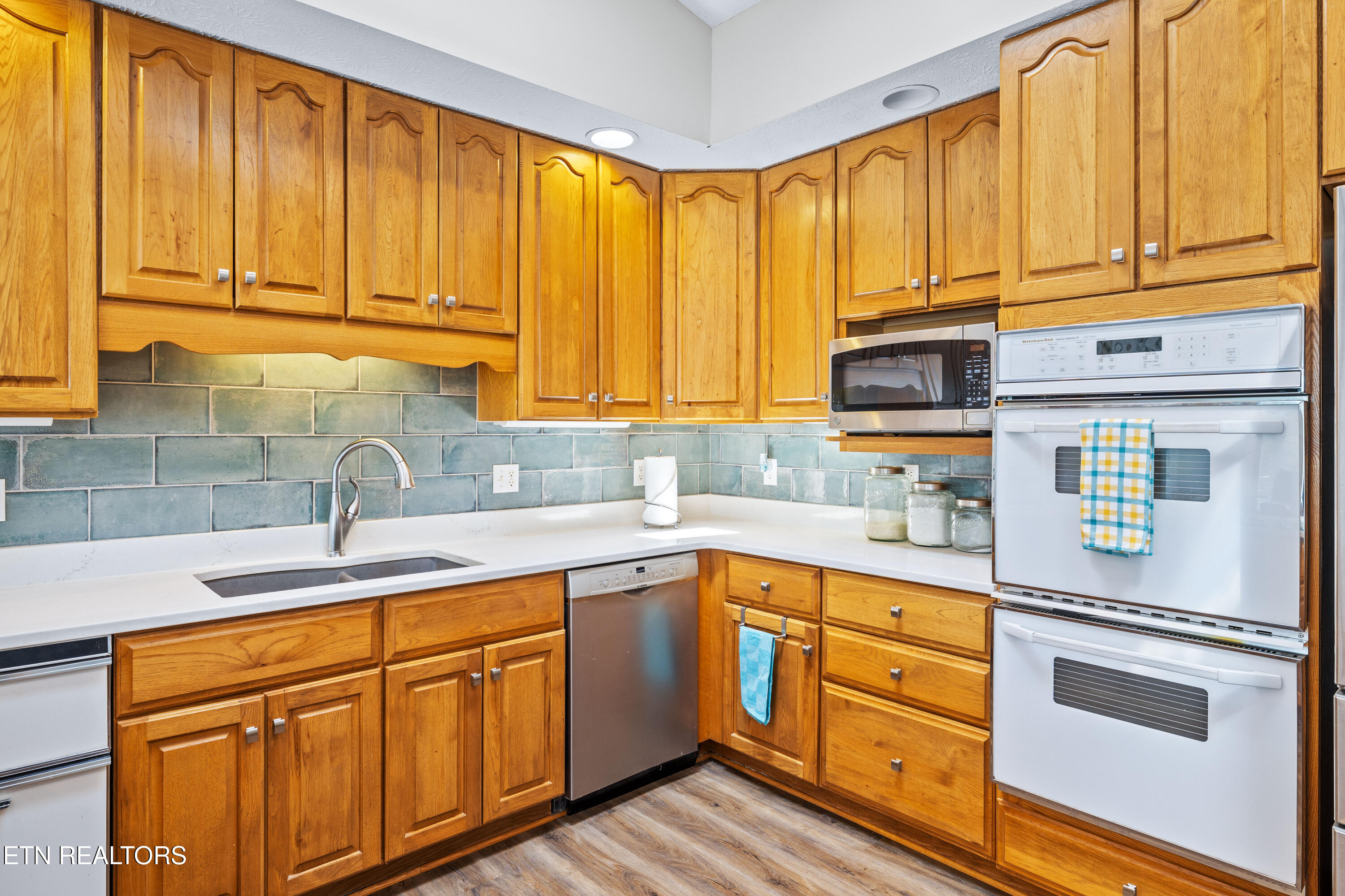 LaFollette, Tennessee, 37766, United States, 3 Bedrooms Bedrooms, ,4 BathroomsBathrooms,Residential,For Sale,1979718