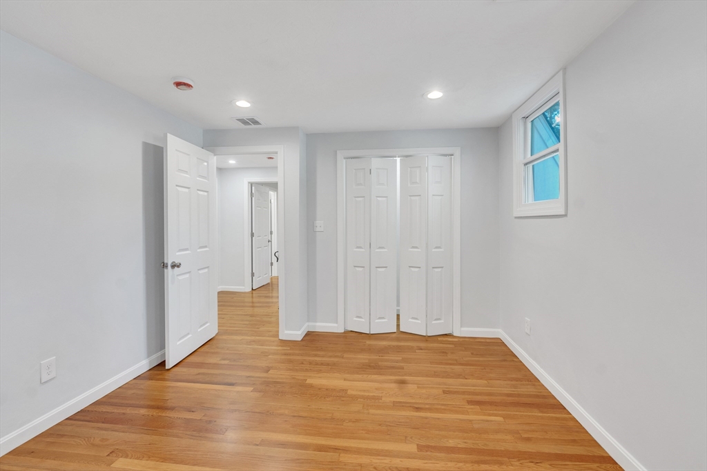 North Attleboro, Massachusetts, 02760, United States, 3 Bedrooms Bedrooms, ,Residential,For Sale,1872136