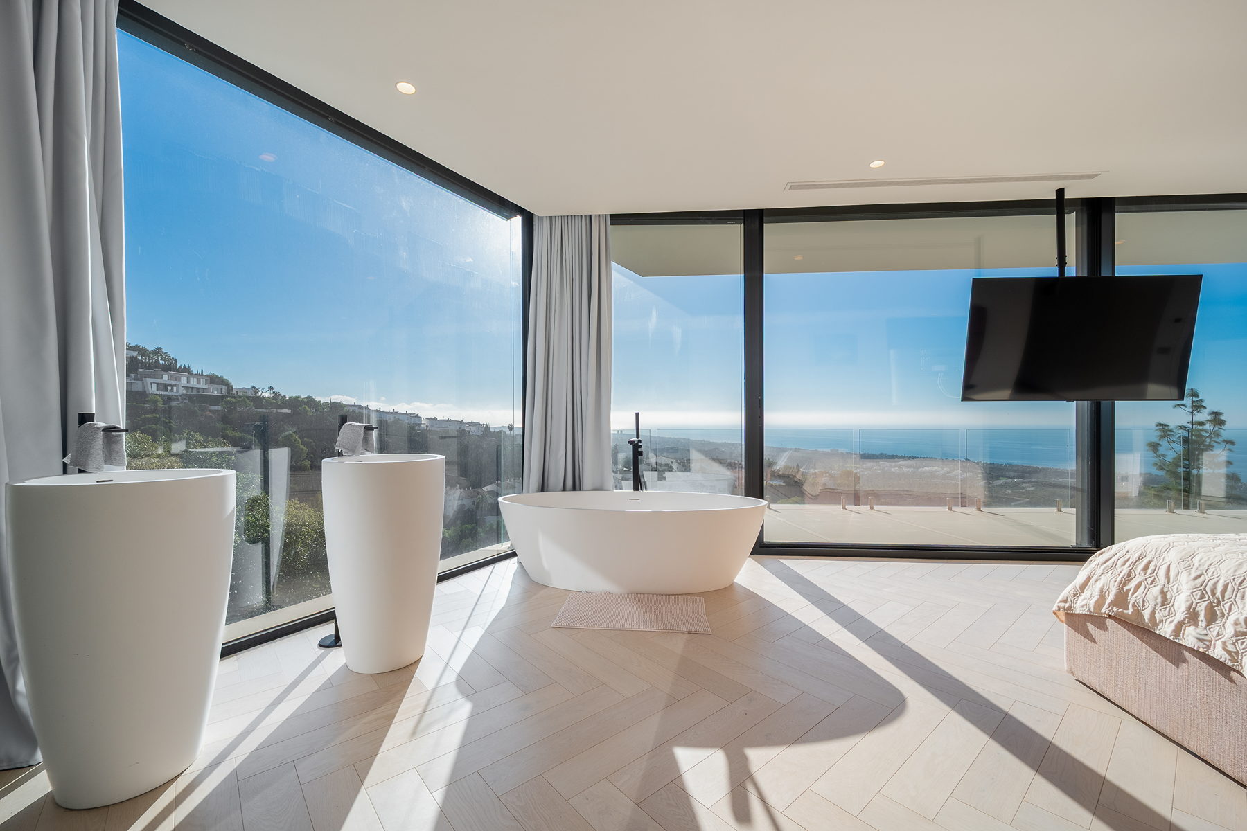  Contemporary Villa with Panoramic Sea Views in Altos de los Monteros - 物件實景