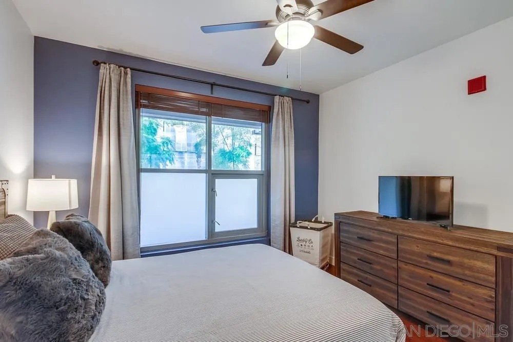 San Diego, California, 92101, United States, 1 Bedroom Bedrooms, ,1 BathroomBathrooms,Residential,For Sale,1962496