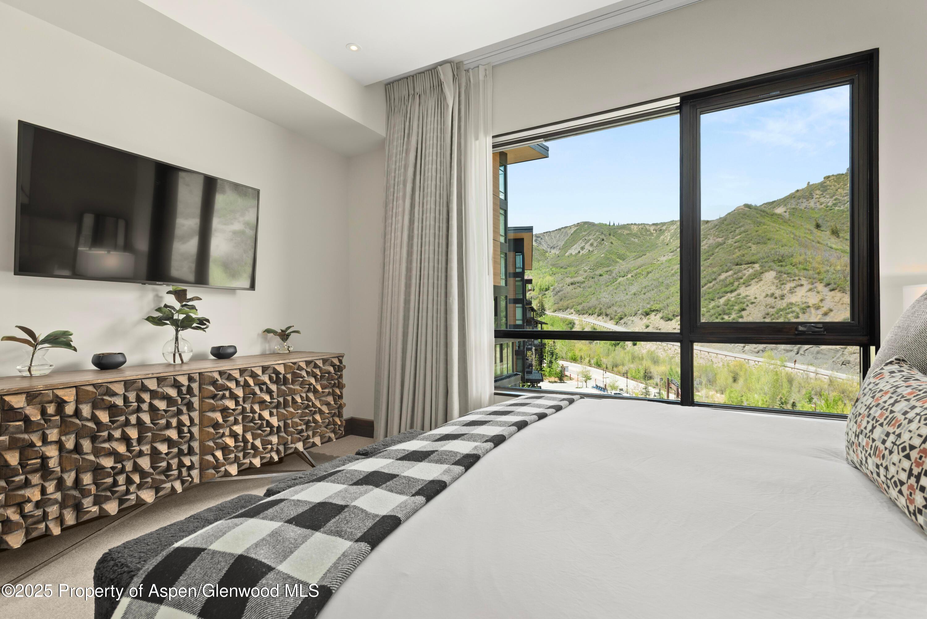 Snowmass Village, Colorado, 81615, United States, 4 Bedrooms Bedrooms, ,4 BathroomsBathrooms,Residential,For Sale,1846573
