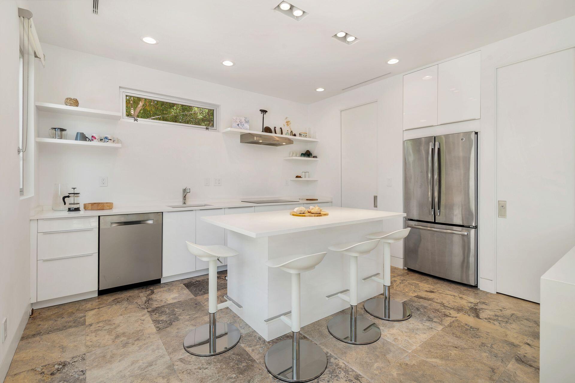 West Palm Beach, Florida, 33401, United States, 2 Bedrooms Bedrooms, ,3 BathroomsBathrooms,Residential,For Sale,2001645