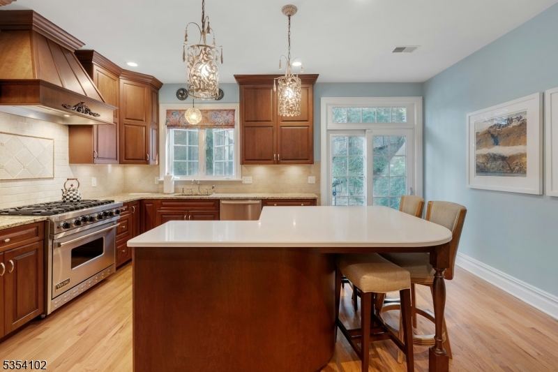 Morristown Town, New Jersey, 07960, United States, 2 Bedrooms Bedrooms, ,3 BathroomsBathrooms,Residential,For Sale,1794347