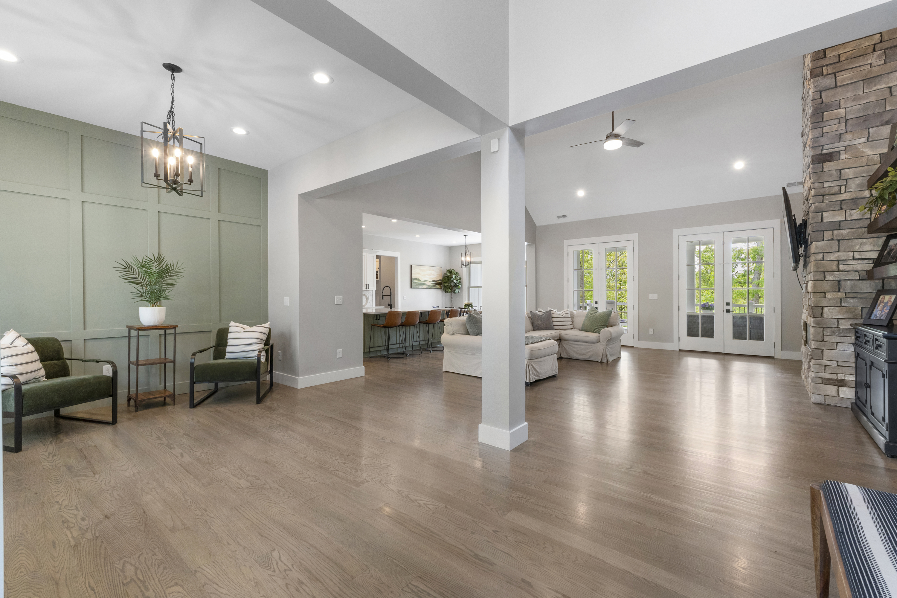 Huntington, West Virginia, 25701, United States, 6 Bedrooms Bedrooms, ,6 BathroomsBathrooms,Residential,For Sale,1977823