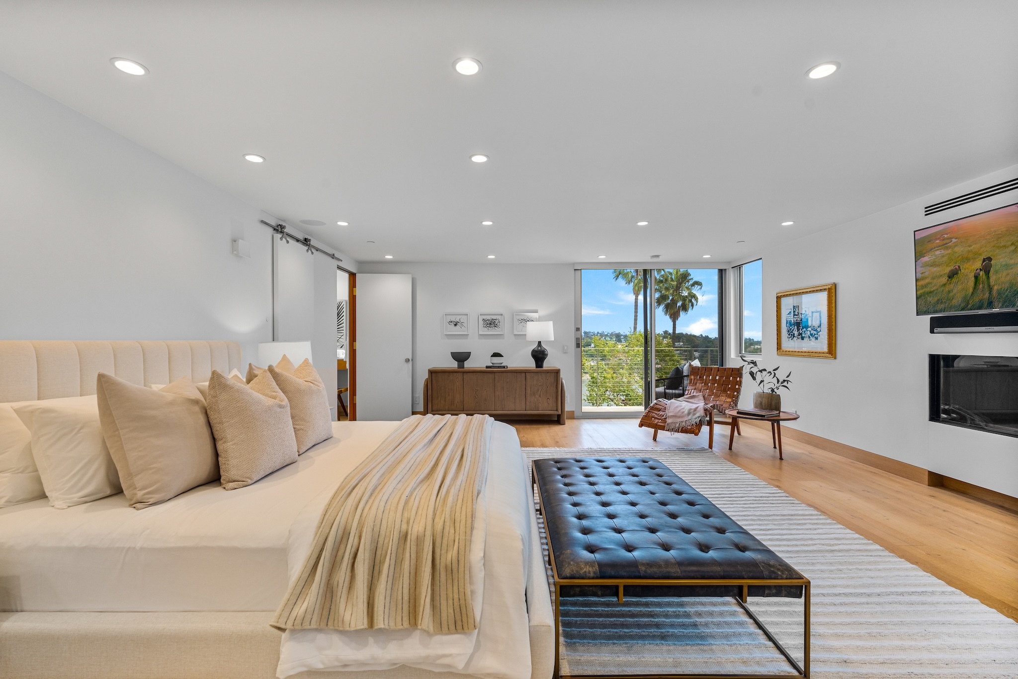  2129 Redcliff St - 物件實景