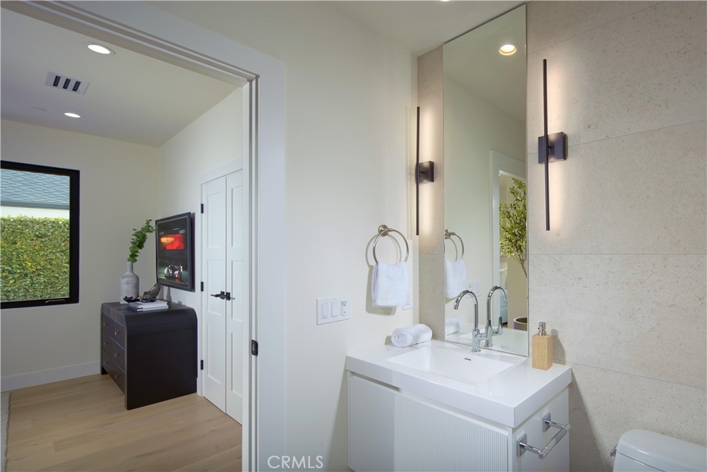 Newport Beach, California, 92660, United States, 4 Bedrooms Bedrooms, ,4 BathroomsBathrooms,Residential,For Sale,2002116