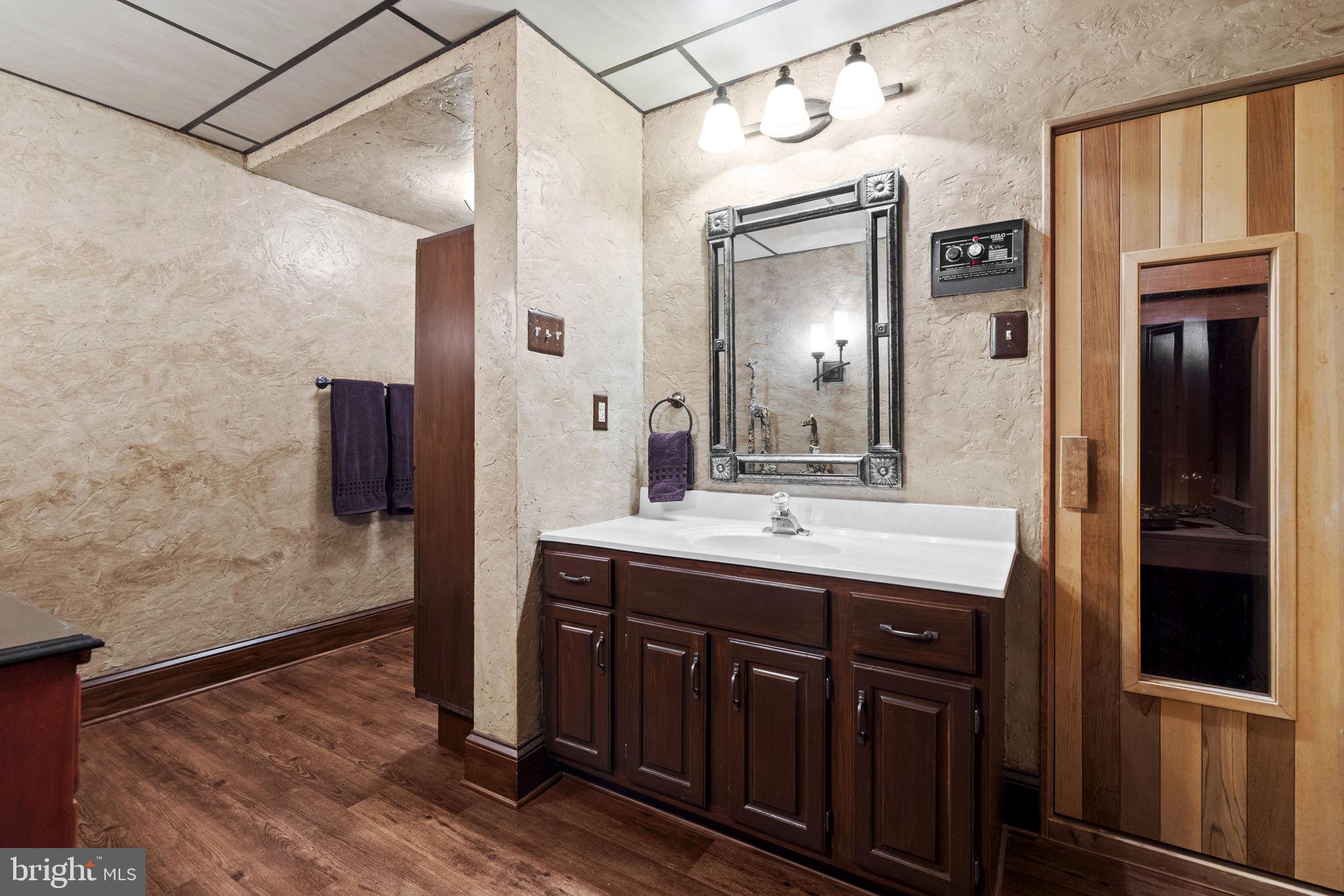 Warrenton, Virginia, 20187, United States, 4 Bedrooms Bedrooms, ,4 BathroomsBathrooms,Residential,For Sale,1976387