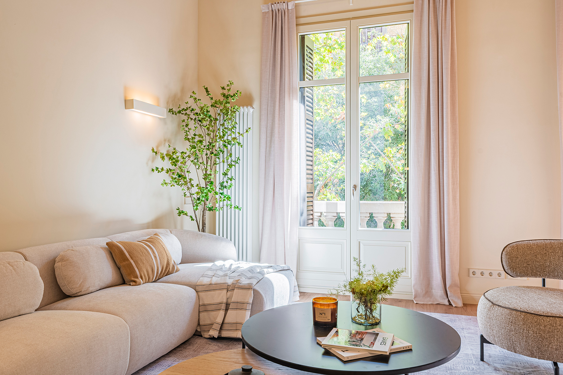  Renovated flat in historic building - L