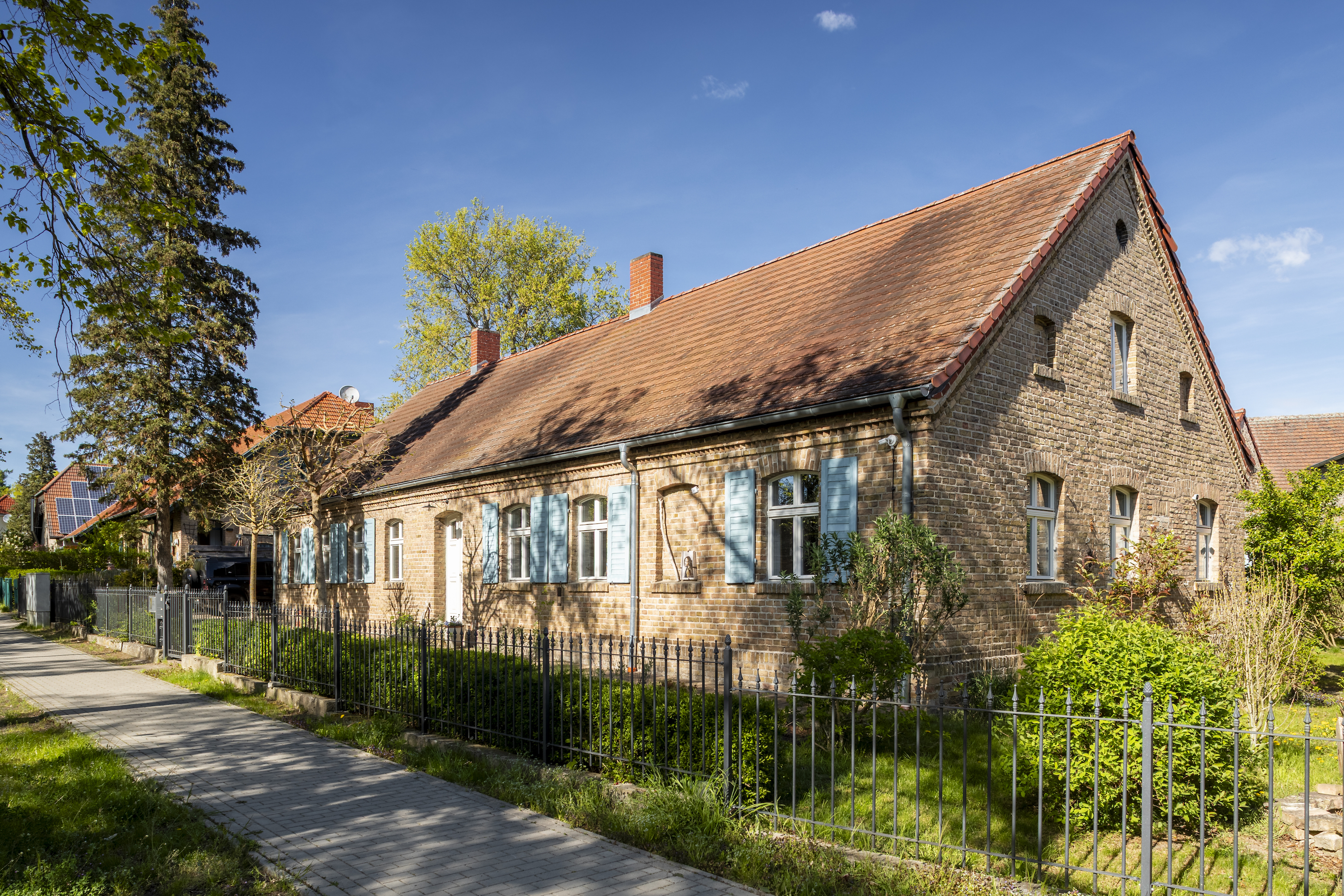  Historical School Reimagined – Exceptional Living with Architectural Depth - 物件實景