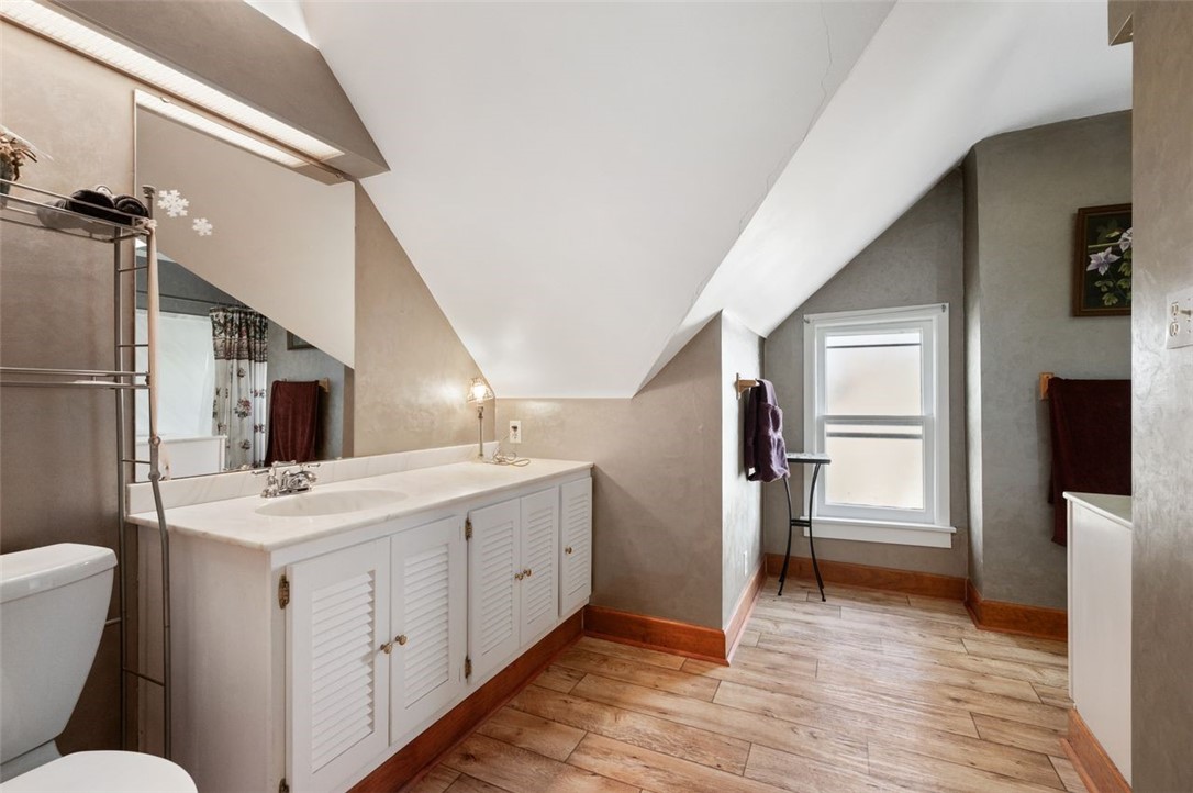 Squirrel Hill, Pennsylvania, 15217, United States, 5 Bedrooms Bedrooms, ,4 BathroomsBathrooms,Residential,For Sale,1991215