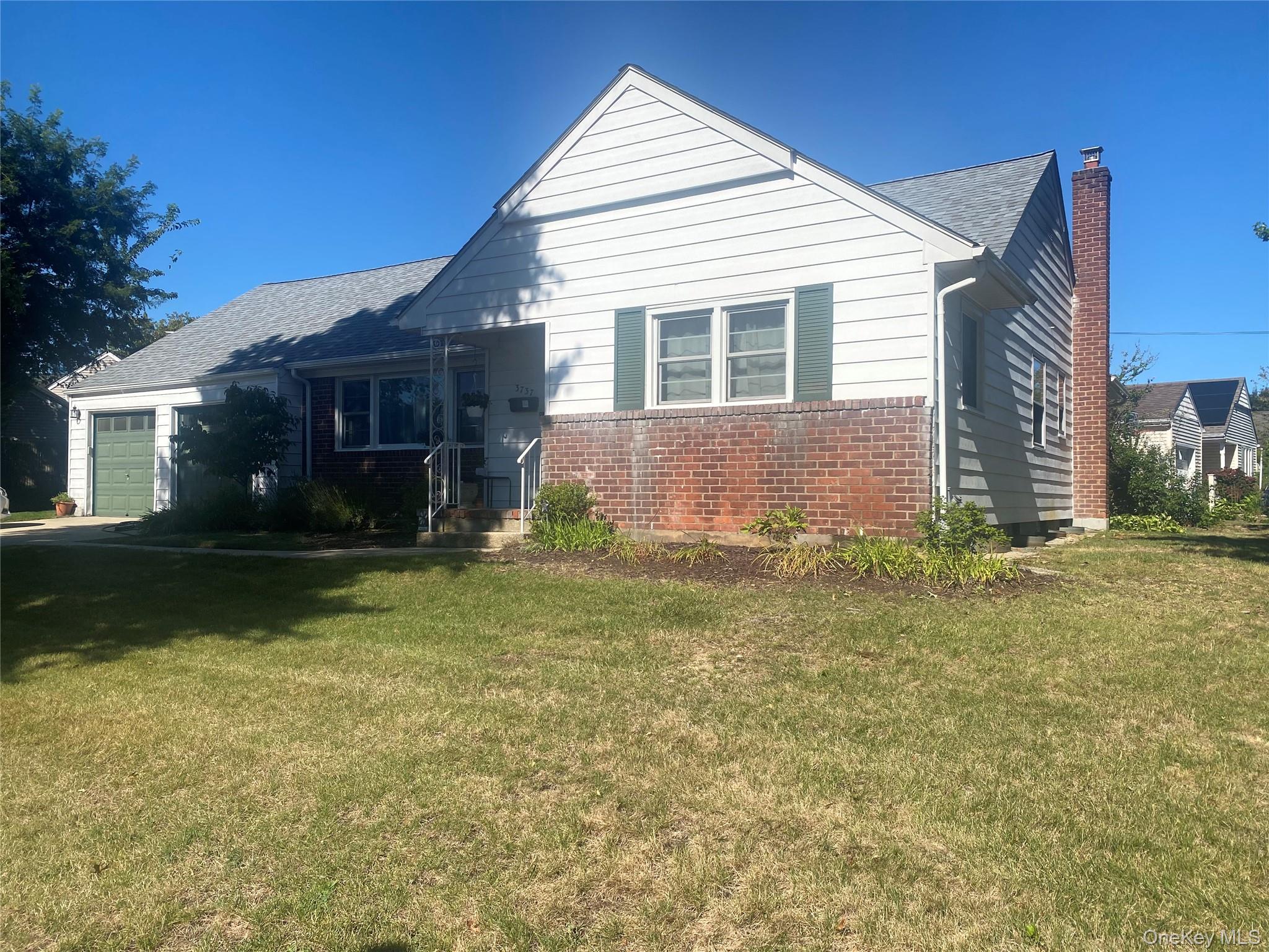 Wantagh, New York, 11793, United States, 4 Bedrooms Bedrooms, ,2 BathroomsBathrooms,Residential,For Sale,1932695