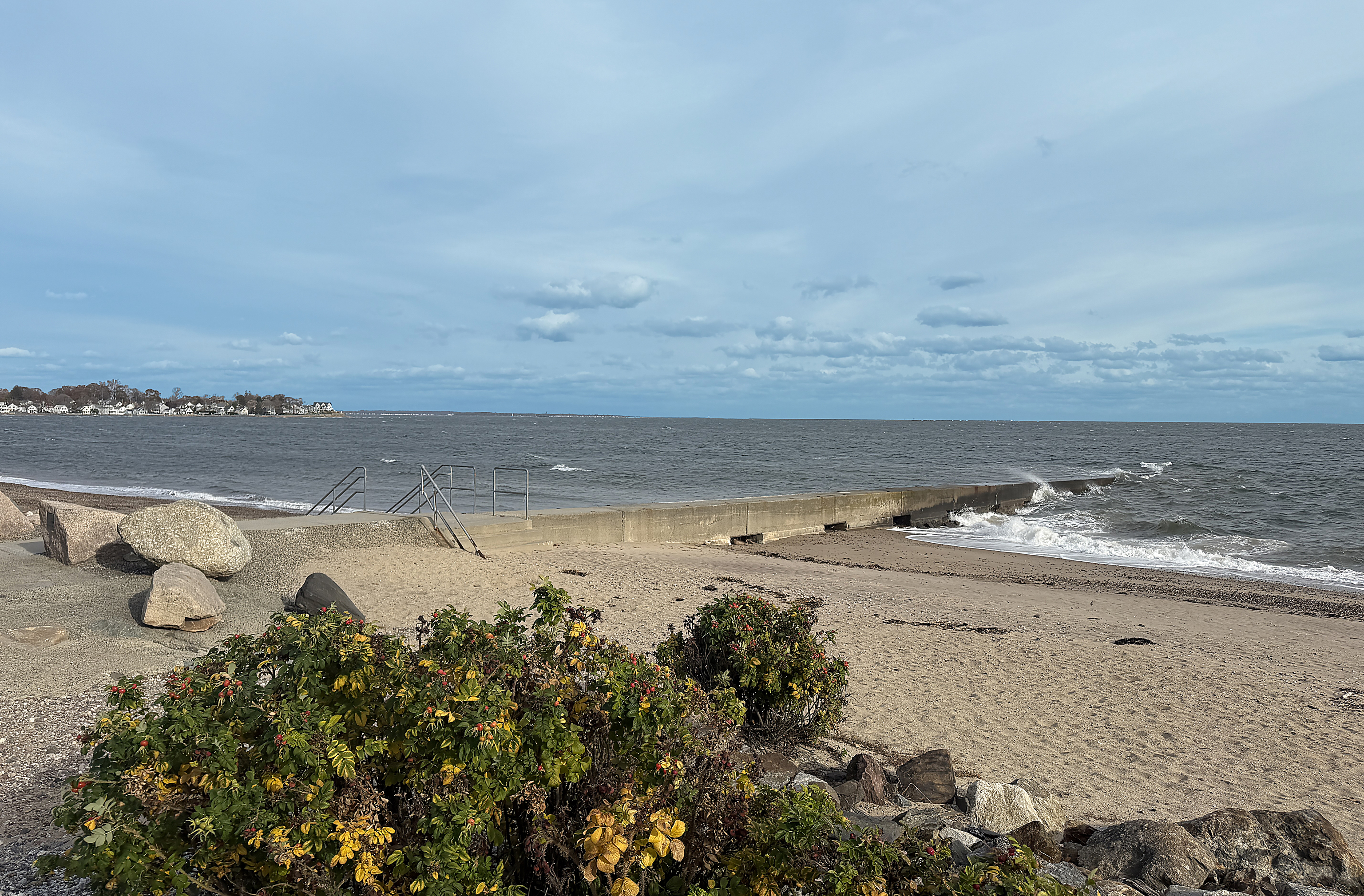 Milford, Connecticut, 06460, United States, 4 Bedrooms Bedrooms, ,2 BathroomsBathrooms,Residential,For Sale,1993433