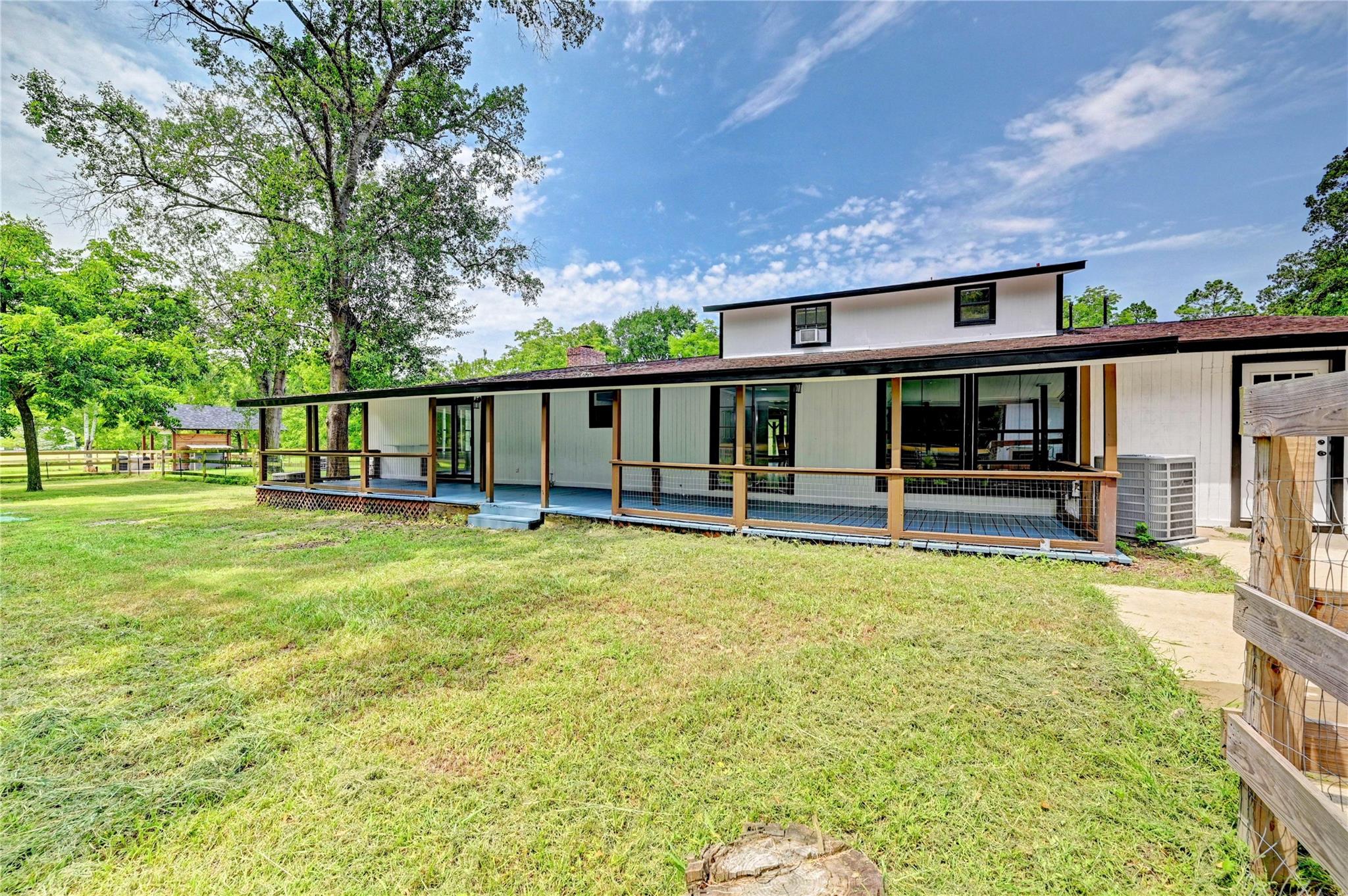Huntsville, Texas, 77320, United States, 4 Bedrooms Bedrooms, ,3 BathroomsBathrooms,Residential,For Sale,1921043