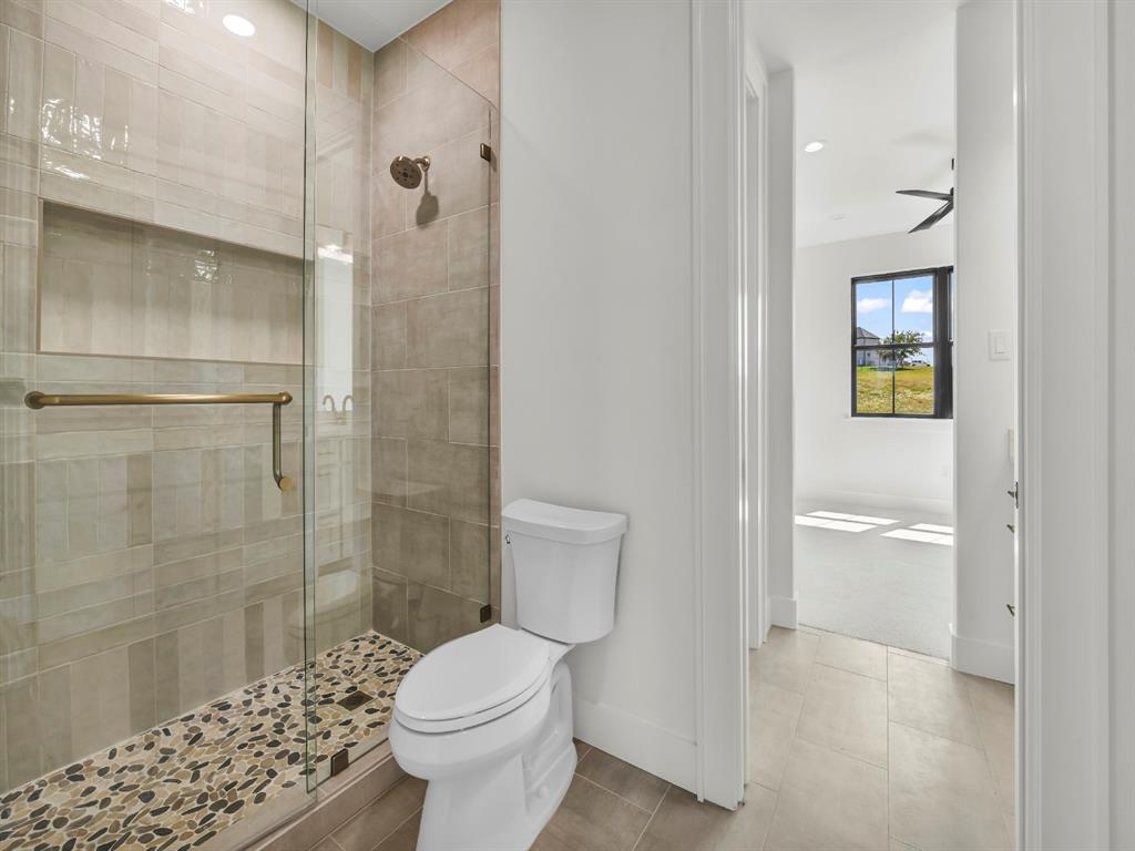 Weatherford, Texas, 76087, United States, 4 Bedrooms Bedrooms, ,4 BathroomsBathrooms,Residential,For Sale,1981455